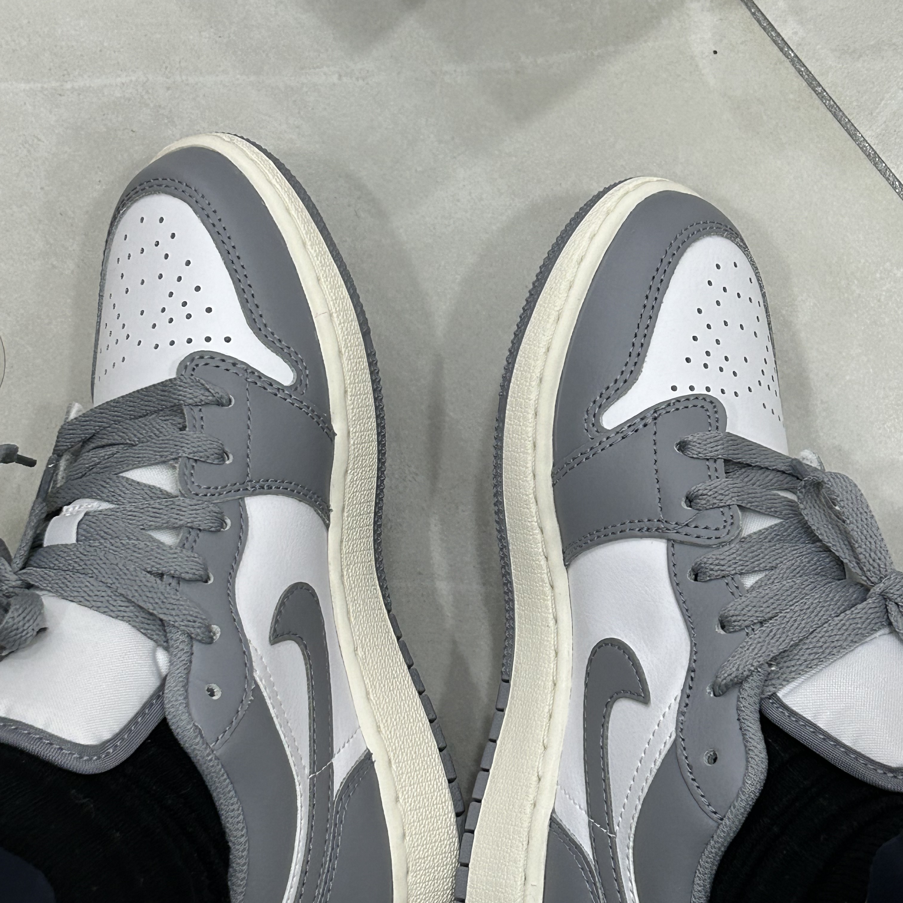 (GS) Jordan 1 Low Stealth and White 착용 스타일