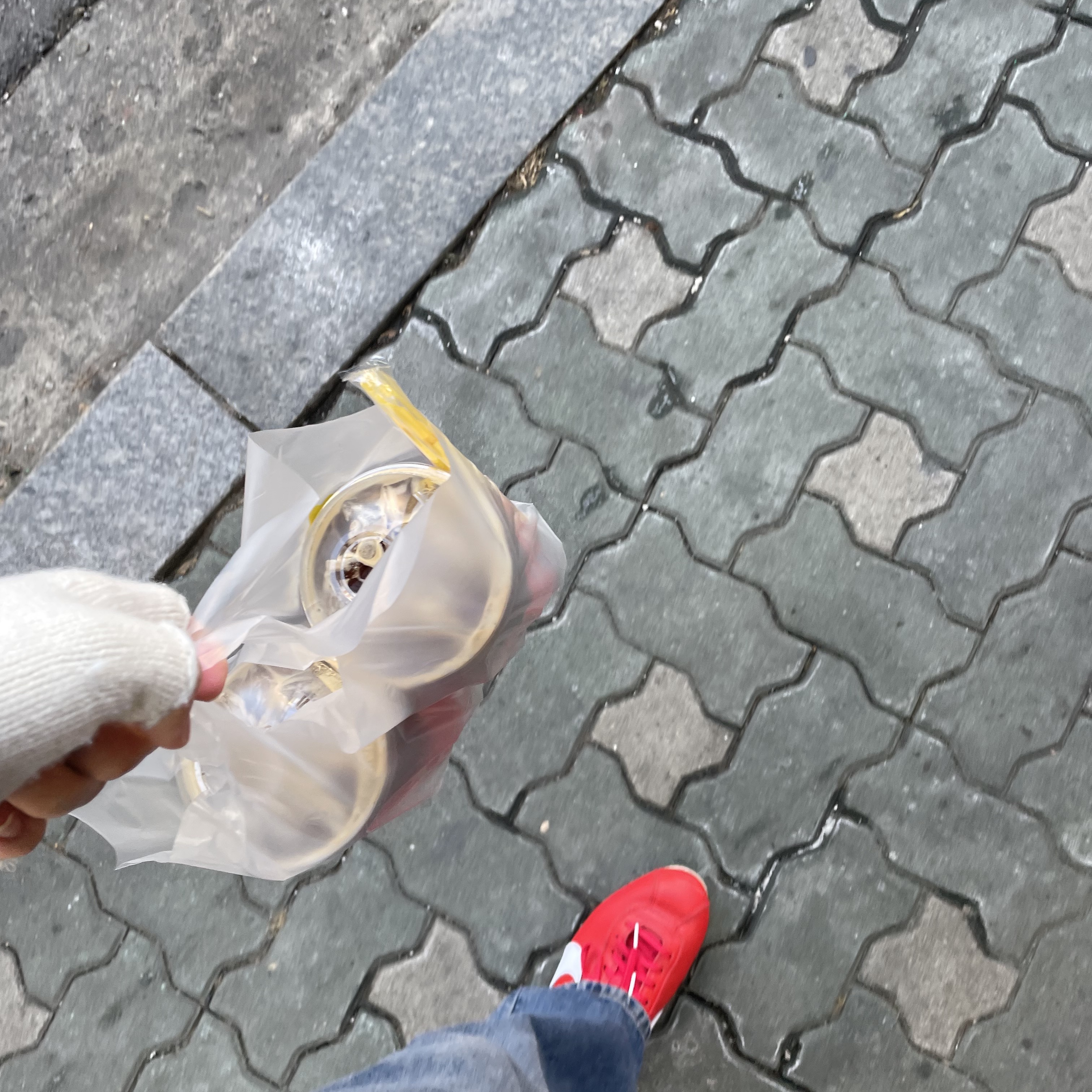 Nike x Stranger Things Classic Cortez Independence Day Pack Red, Jacquemus Le Polo Neve Fluffy Long Sleeve Brown 착용 스타일 - 2