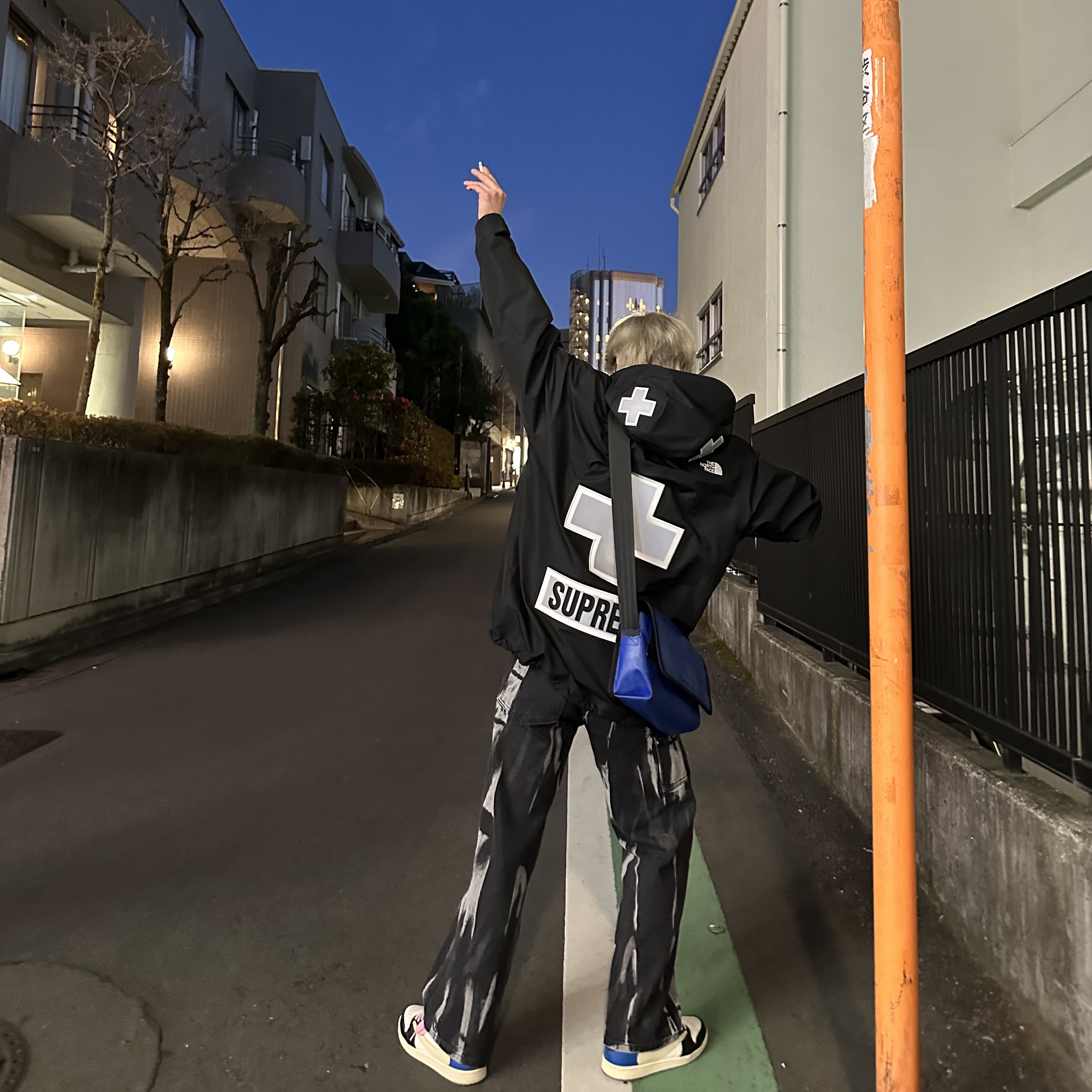 Supreme x The North Face Summit Series Rescue Mountain Pro Jacket Black - 22SS 착용 스타일 - 2