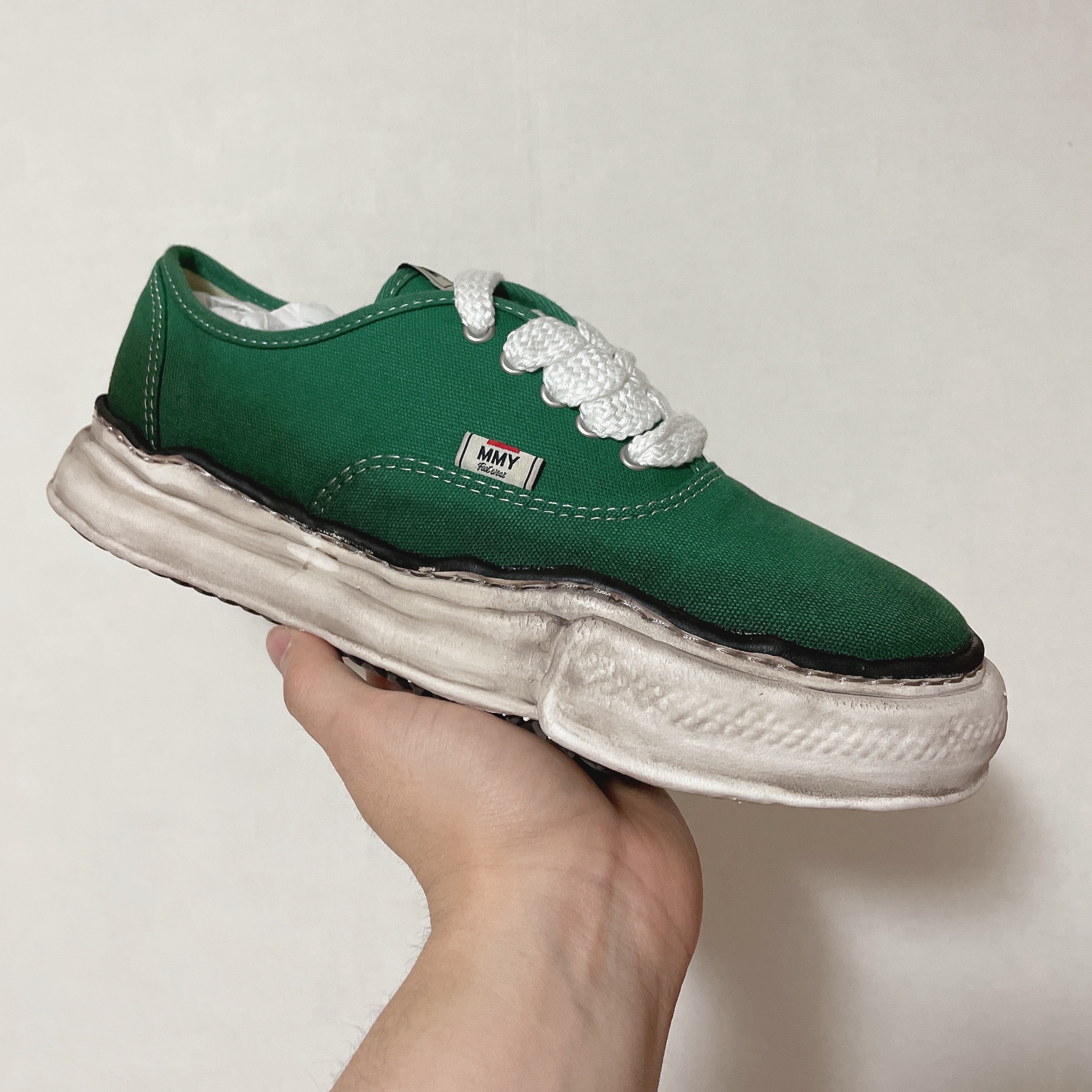 Maison Mihara Yasuhiro Baker OG DE Sole Canvas Low-top Sneakers Green 착용 스타일