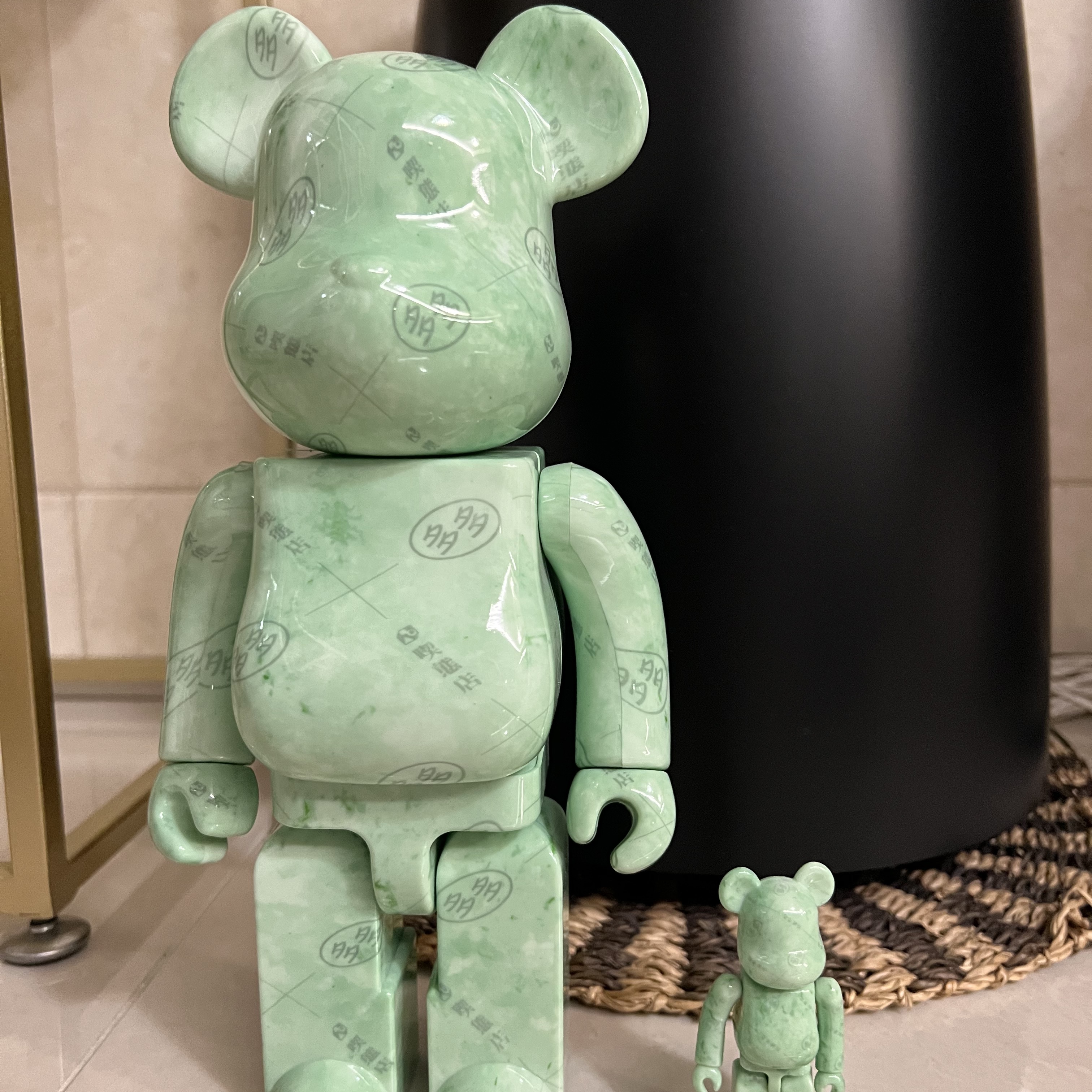 Bearbrick x Dada 100% & 400% Set 착용 스타일 - 2