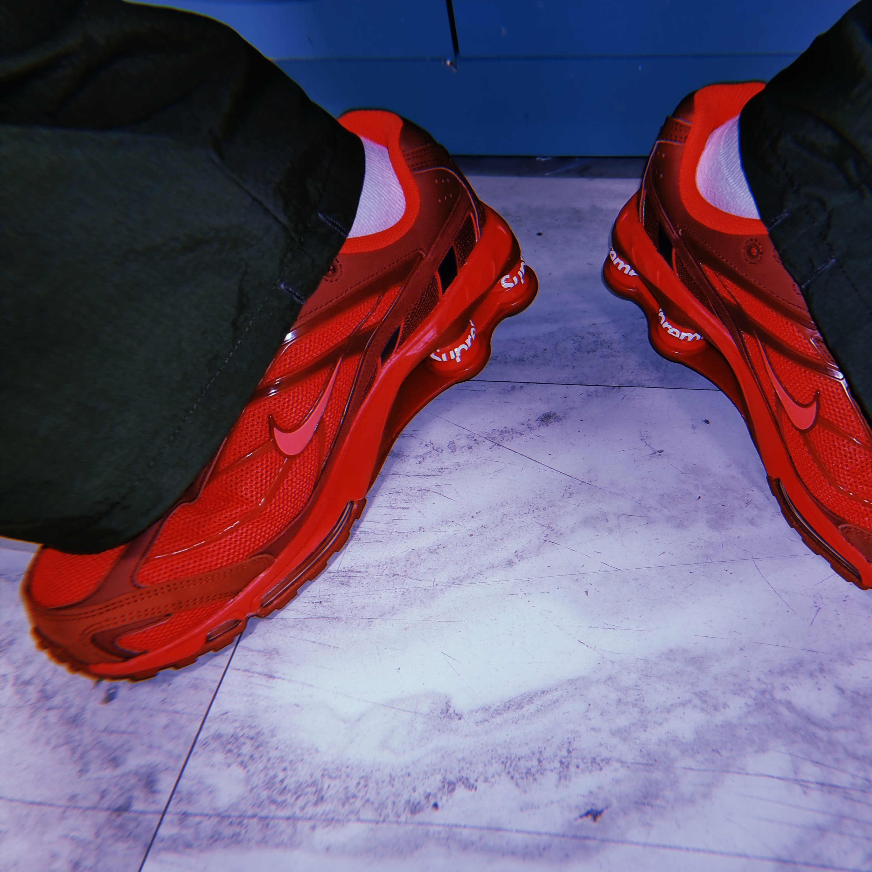 Nike x Supreme Shox Ride 2 SP Red 착용 스타일 - 1