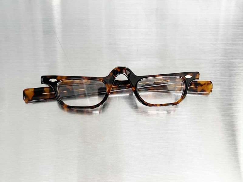 JTO Originals Half Eye Tortoise 착용 스타일 - 1