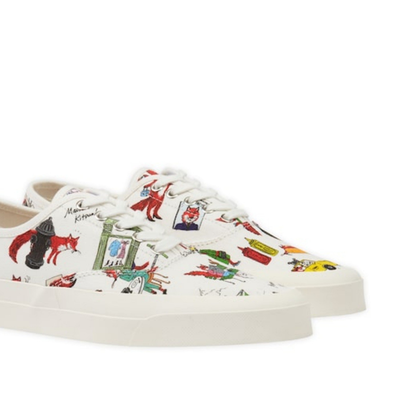 Maison Kitsune Oly All-Over Print Laced Sneakers Multicolor 착용 스타일 - 3