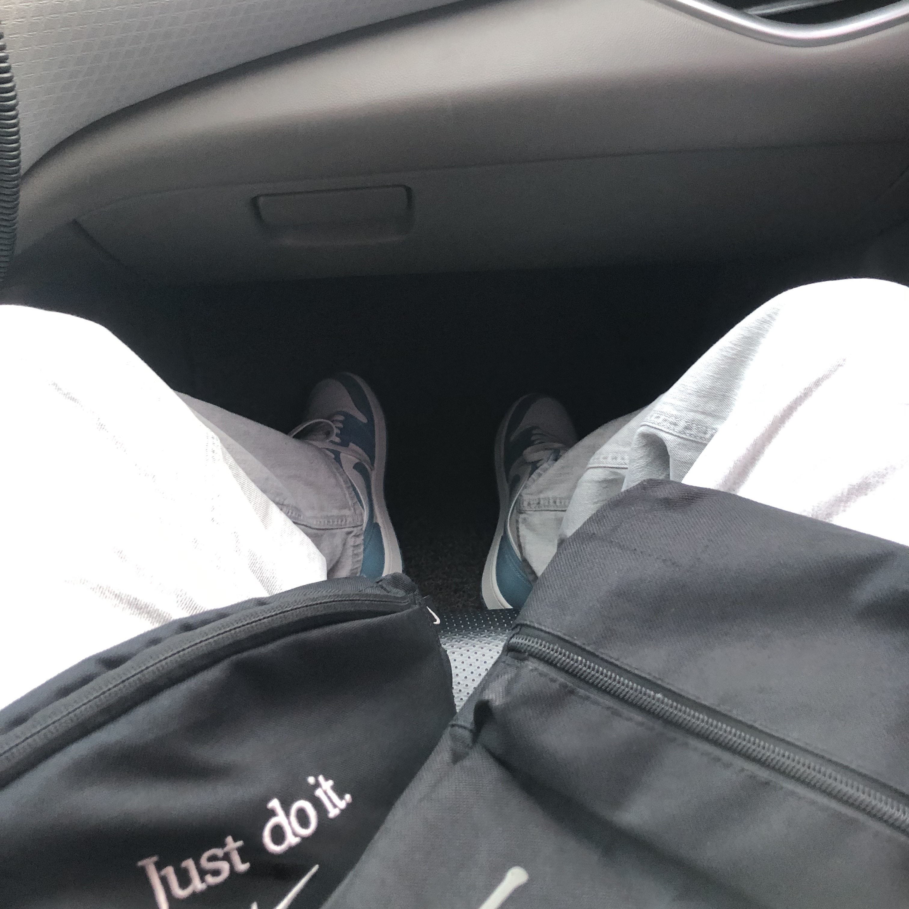 (W) Jordan 1 Mid Sail and Worn Blue 착용 스타일 - 2