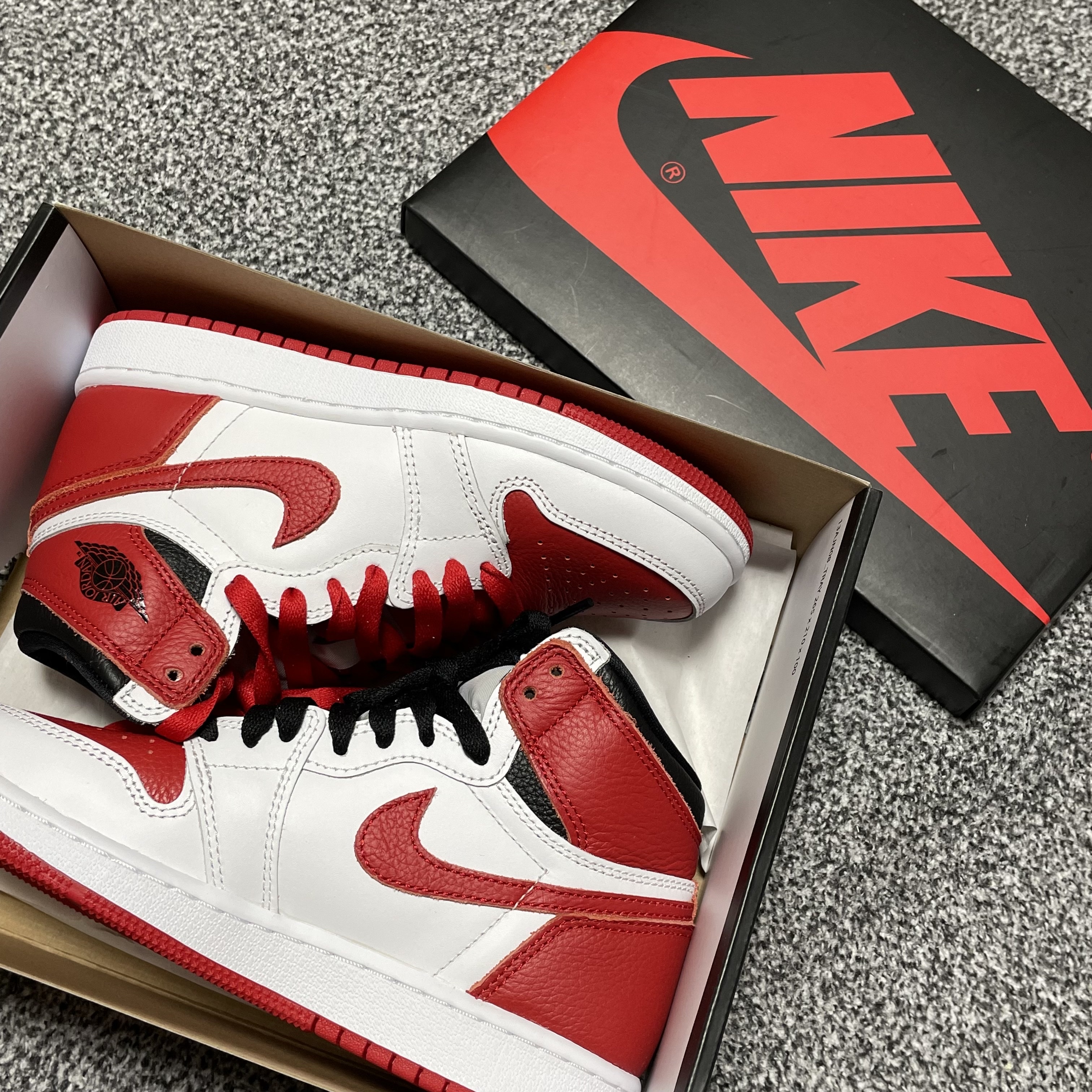 Jordan 1 Retro High OG Heritage 착용 스타일