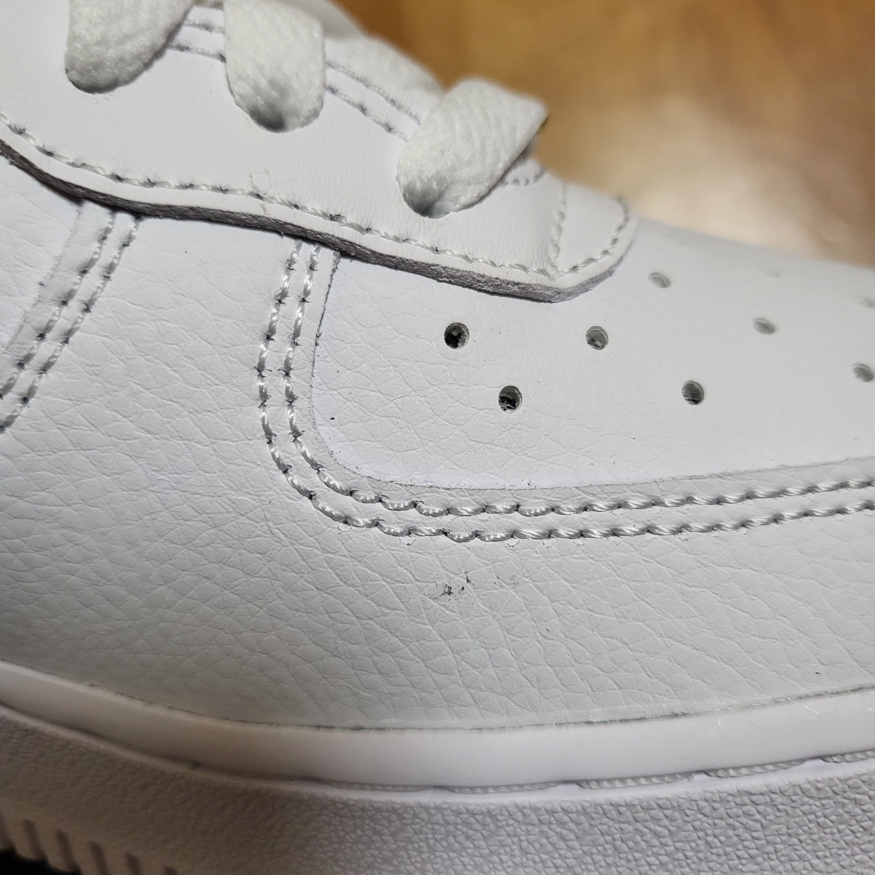 Nike Air Force 1 '07 LV8 40th Anniversary Join Forces White Black 착용 스타일 - 2
