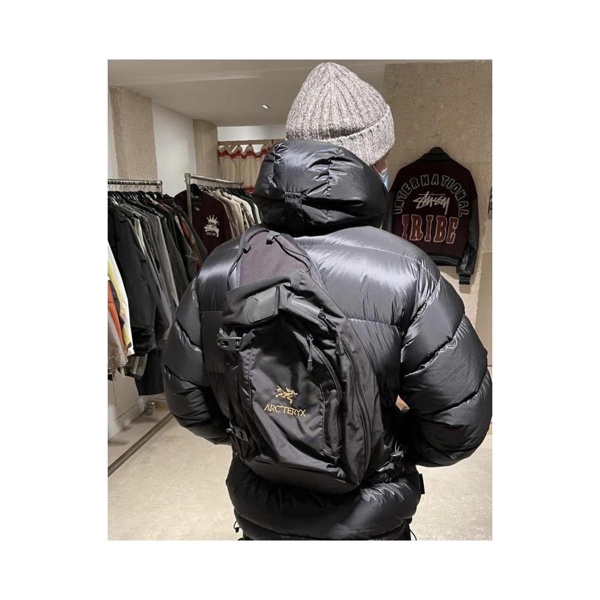 Arc'teryx Quiver Crossbody Pack Black Ash, Arc'teryx Mantis 2 Waistpack Black 착용 스타일 - 2