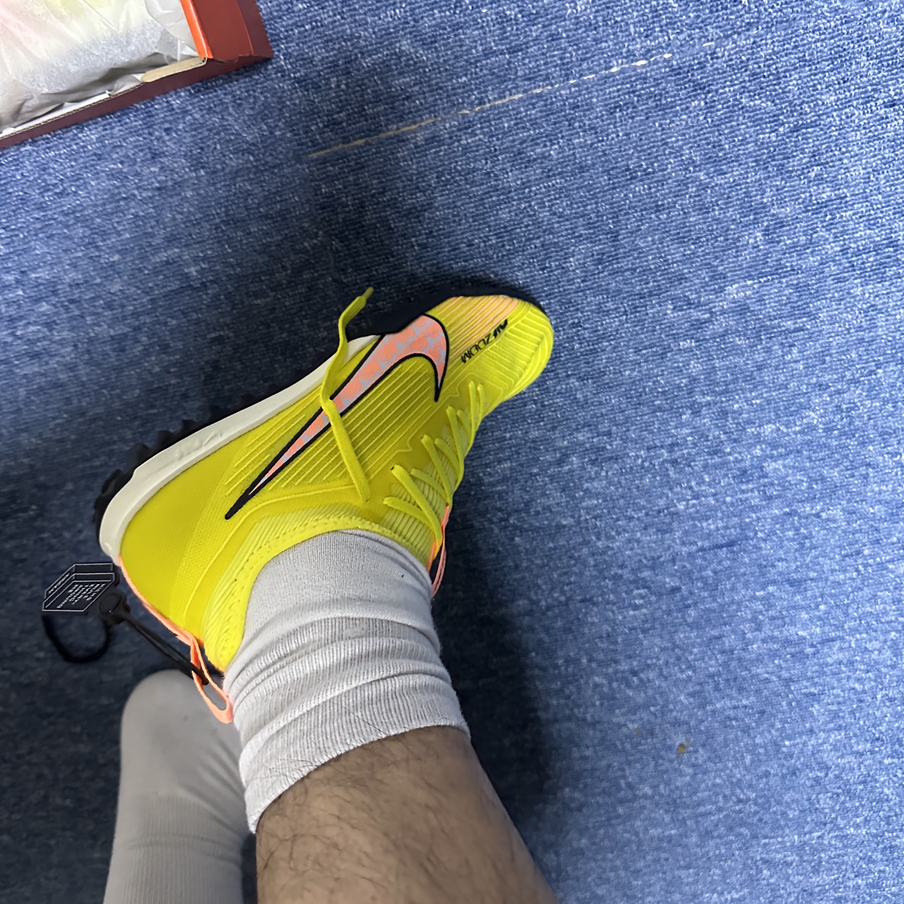 Nike Zoom Mercurial Vapor 15 Pro TF Yellow Strike 착용 스타일 - 2