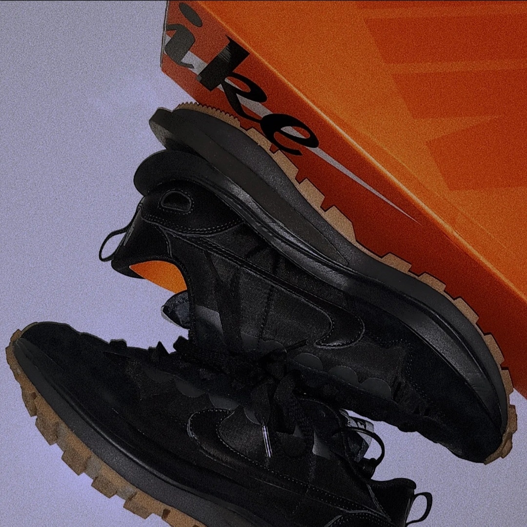 Nike x Sacai VaporWaffle Black and Gum 착용 스타일