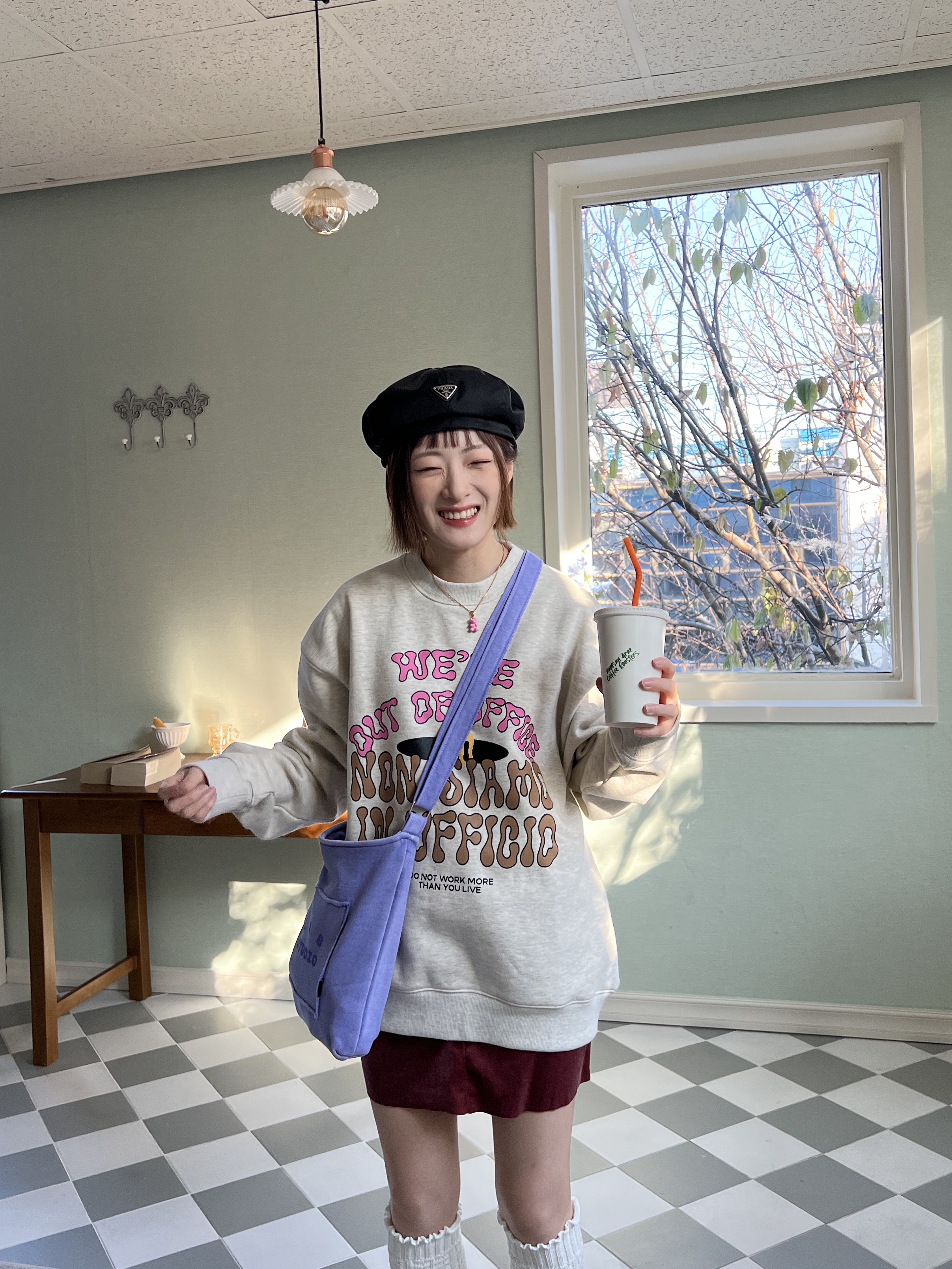 IAB Studio Pigment Sweatshirt & Mini Bag Lavender, IAB Studio Pigment Bag Lavender 착용 스타일 - 1
