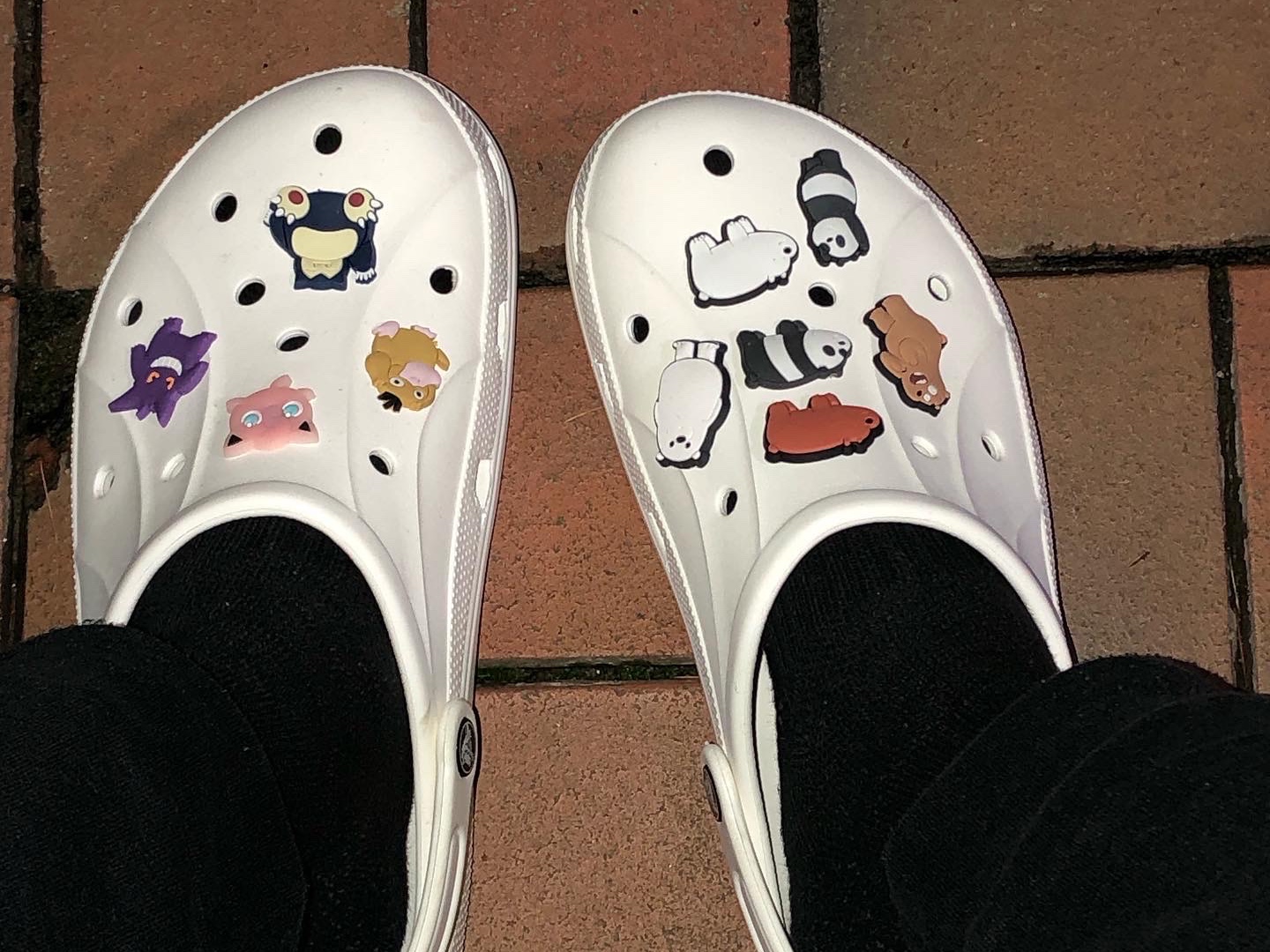 Crocs Classic Clog White 착용 스타일 - 3