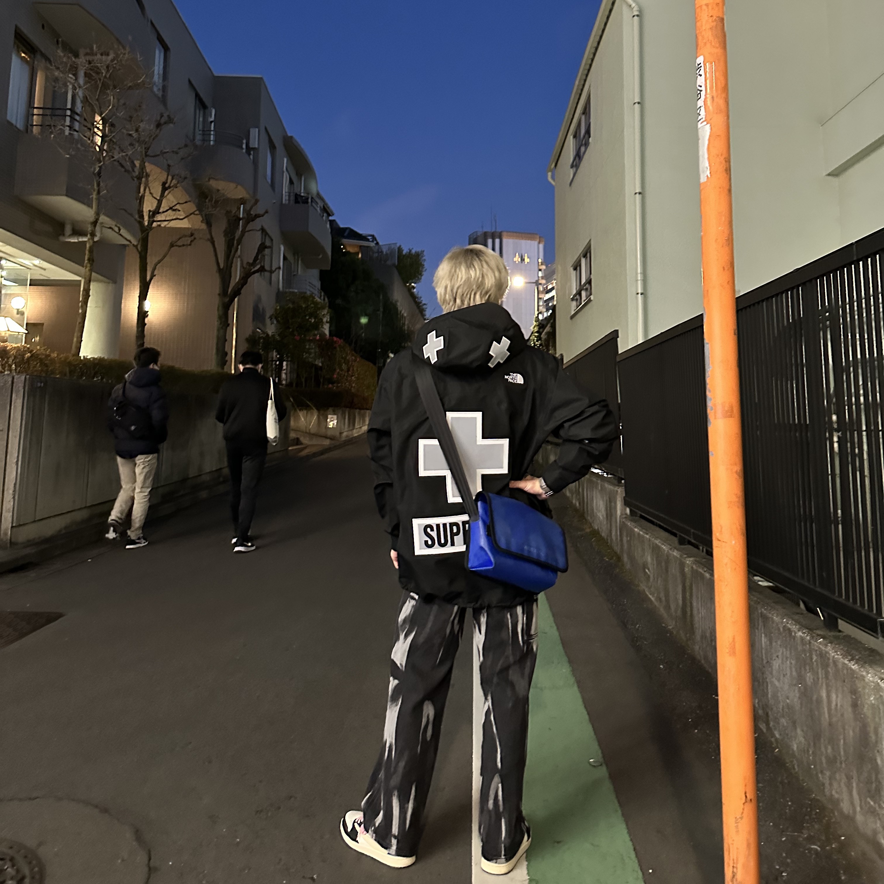 Supreme x The North Face Summit Series Rescue Mountain Pro Jacket Black - 22SS 착용 스타일 - 1