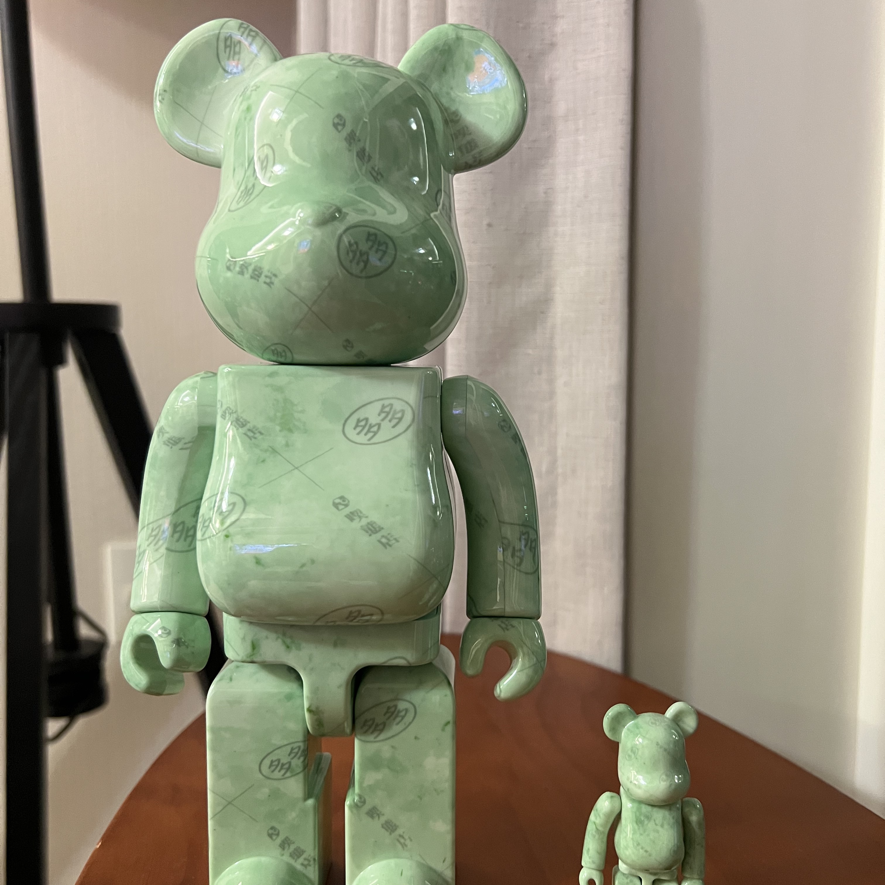 Bearbrick x Dada 100% & 400% Set 착용 스타일 - 4