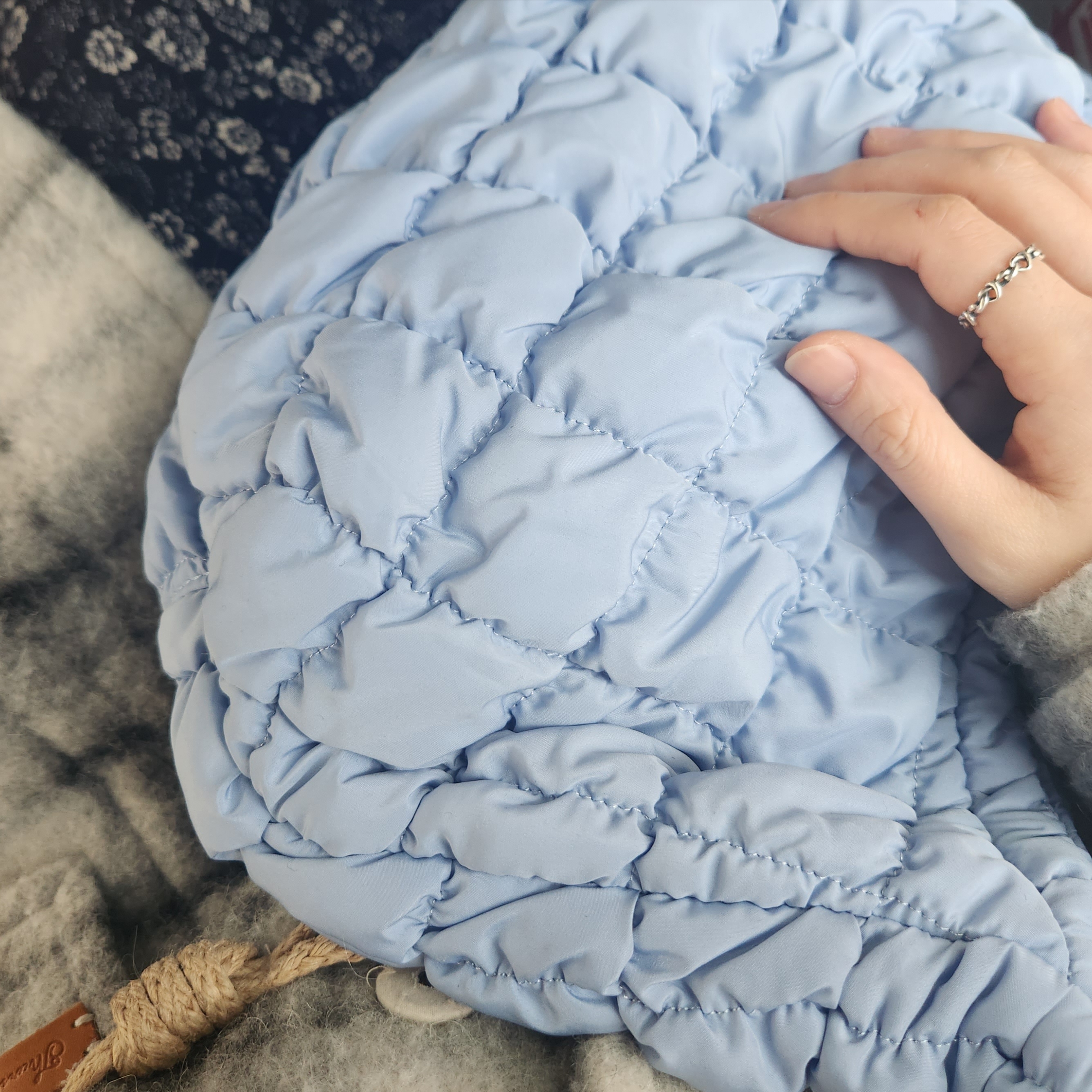 COS Quilted Mini Bag Light Blue 착용 스타일