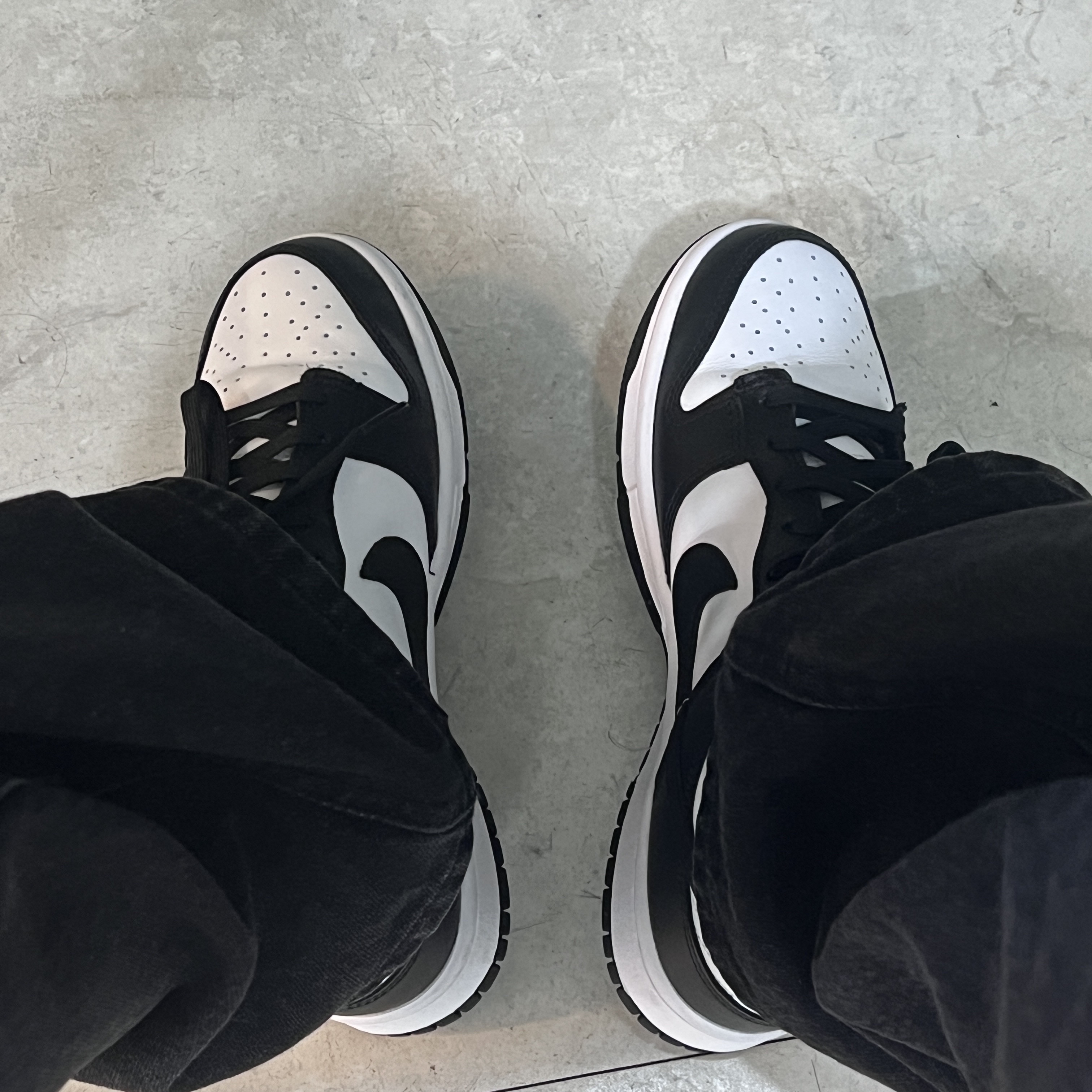 Nike Dunk Low Retro Black 착용 스타일 - 1