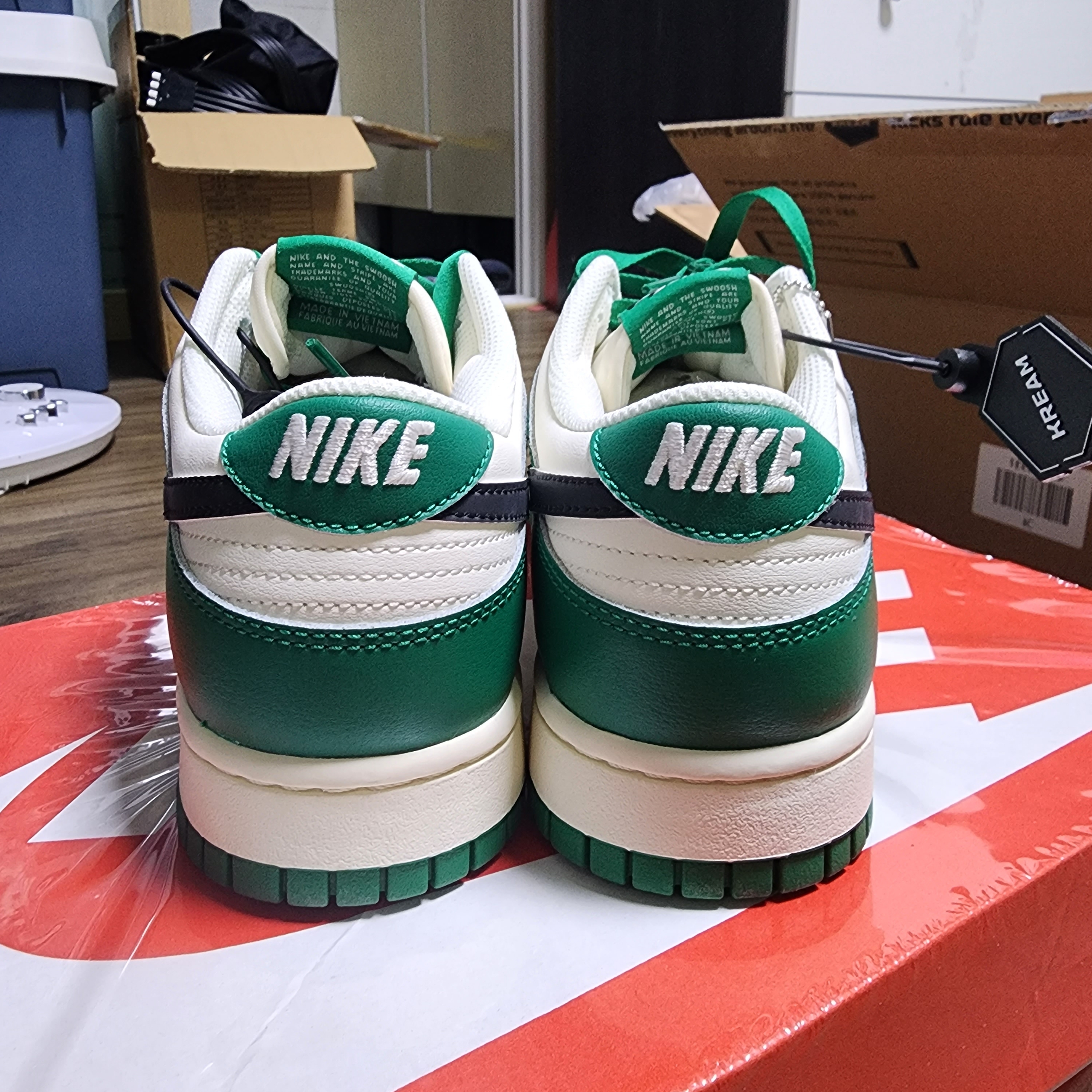 Nike Dunk Low Retro SE Jackpot Malachite 착용 스타일 - 2