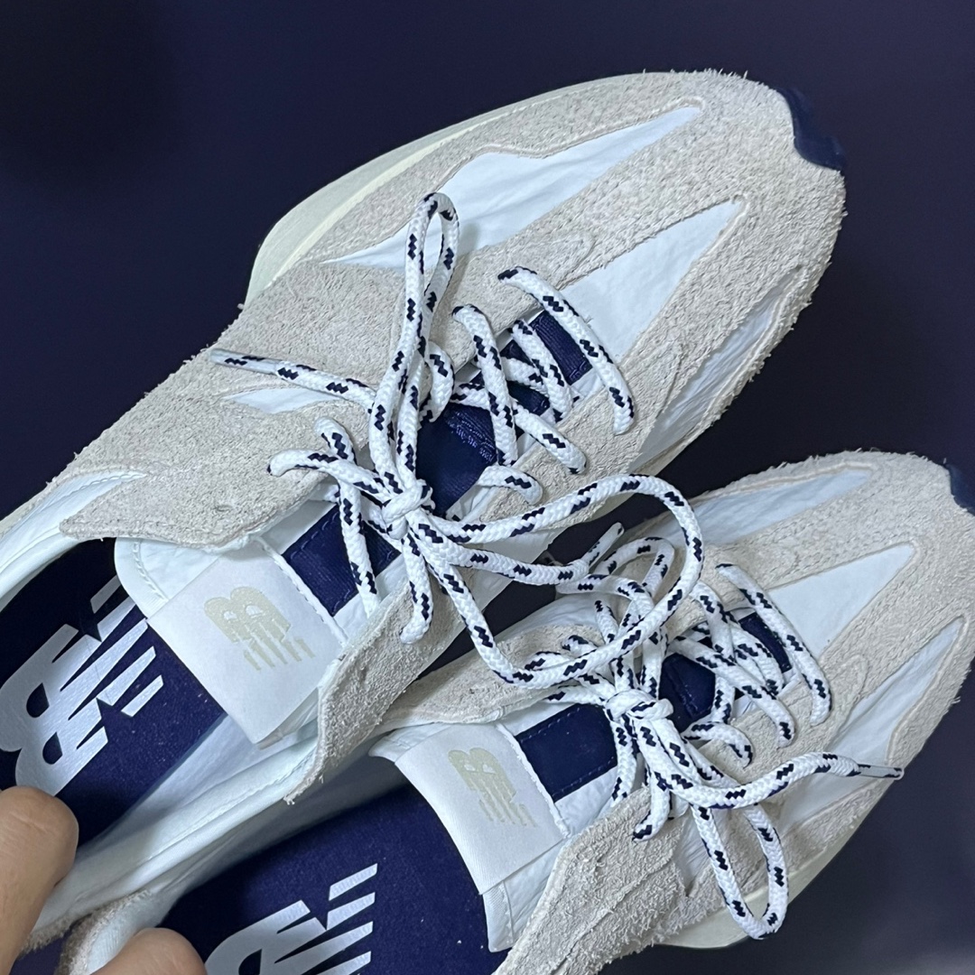 New Balance 327 Moonbeam White 착용 스타일 - 1