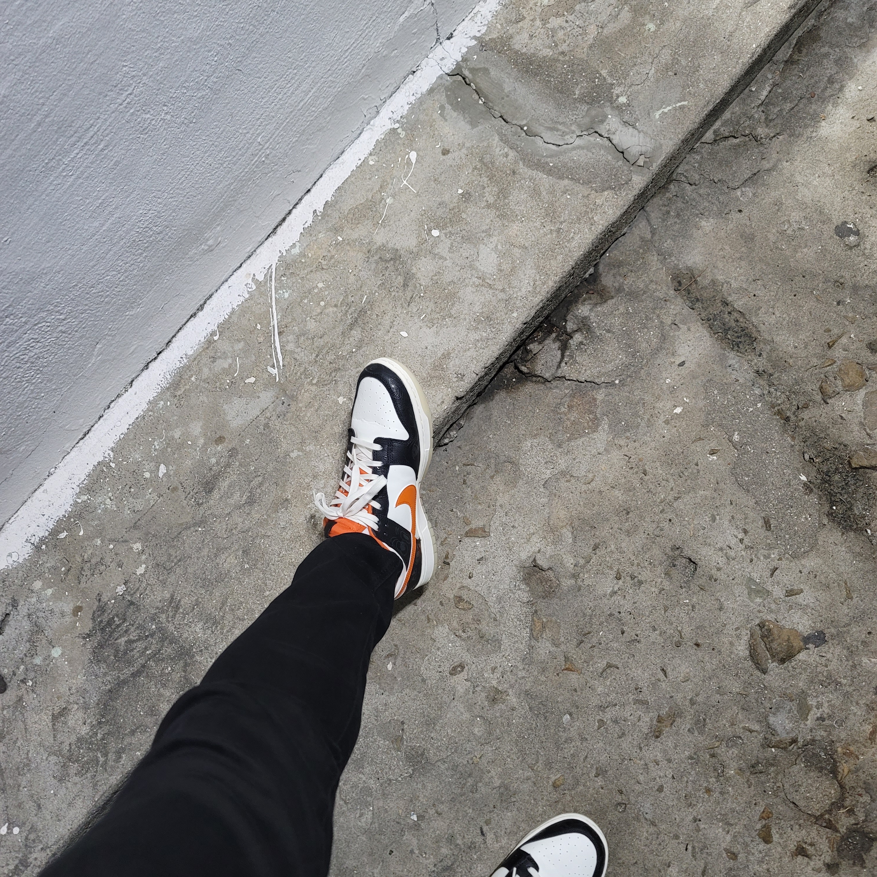 Nike Dunk Low Retro PRM Halloween 착용 스타일