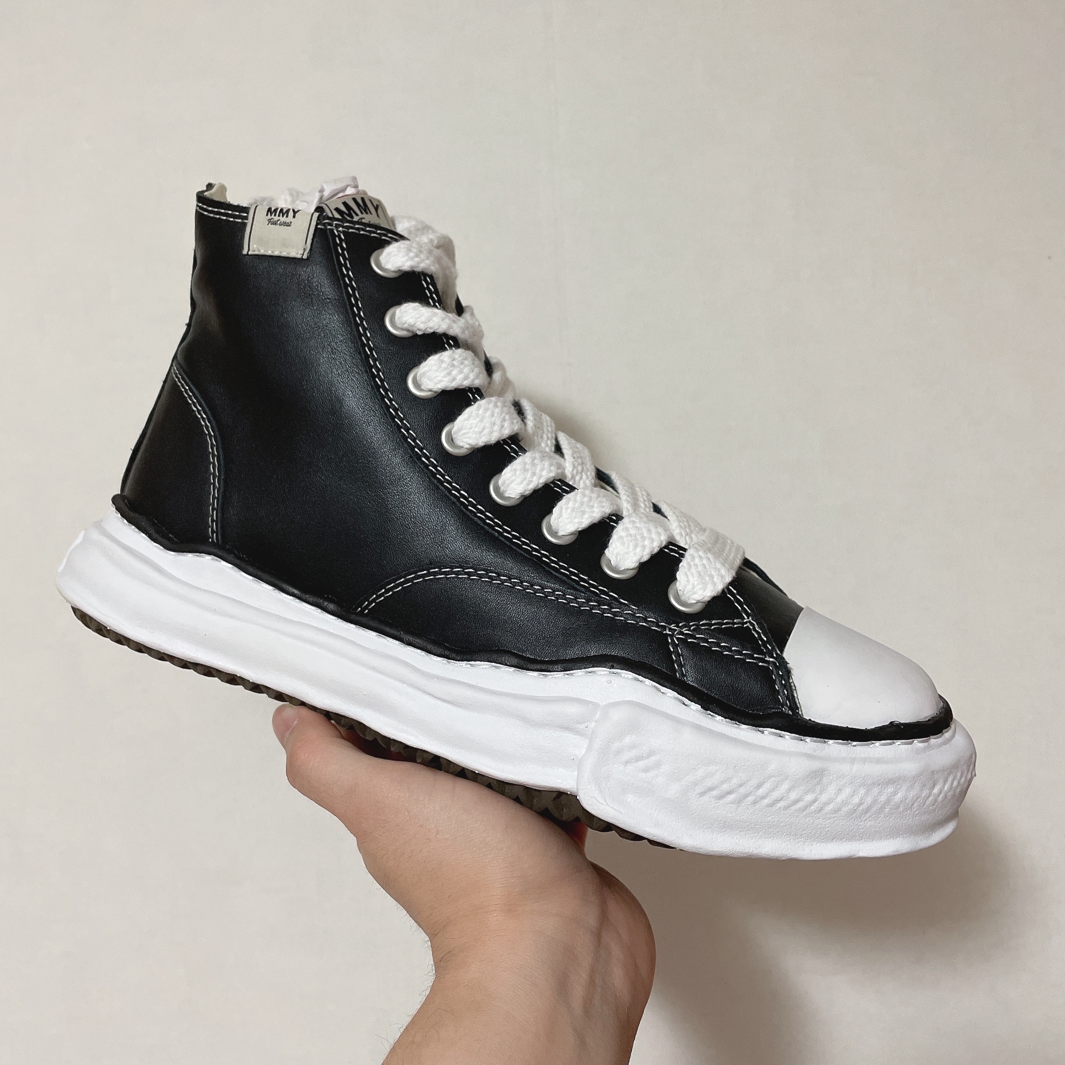 Maison Mihara Yasuhiro Peterson OG Sole Leather High-top Sneakers Black 착용 스타일
