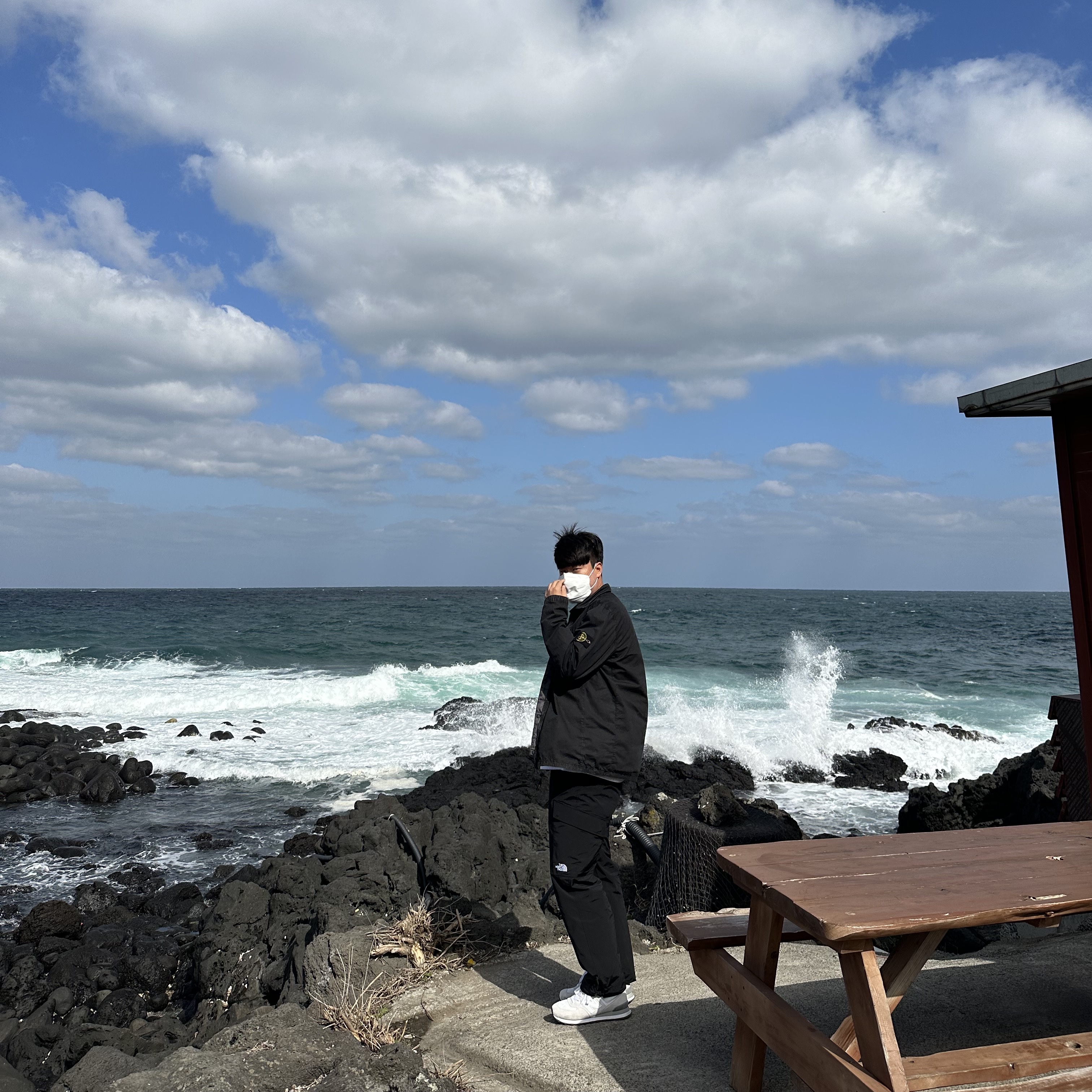Stone Island 114WN T.CO+OLD Overshirt Black - 22SS, New Balance 574 Nimbus Cloud - D Standard 착용 스타일