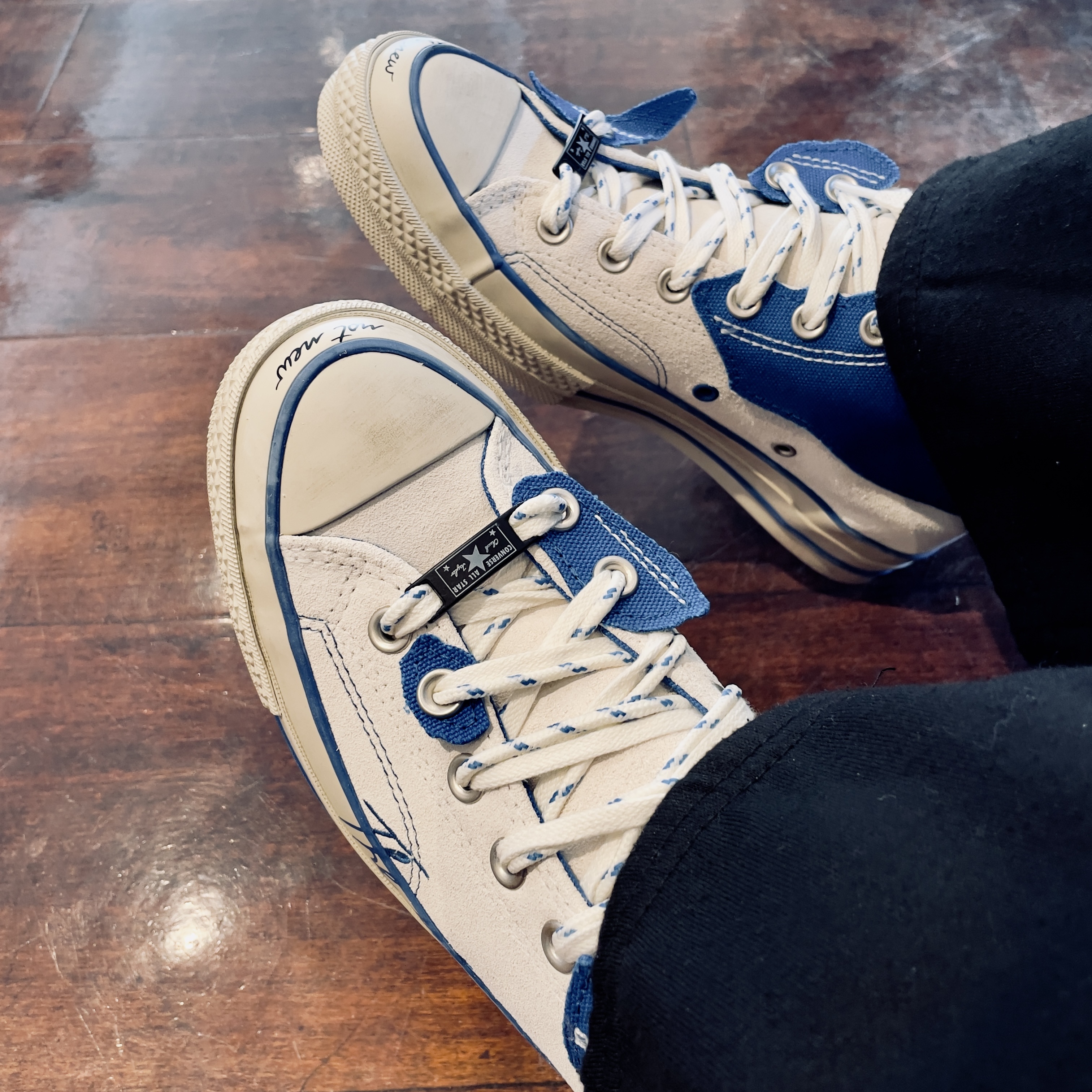 Converse x Ader Error Chuck 70 High White 착용 스타일 - 4