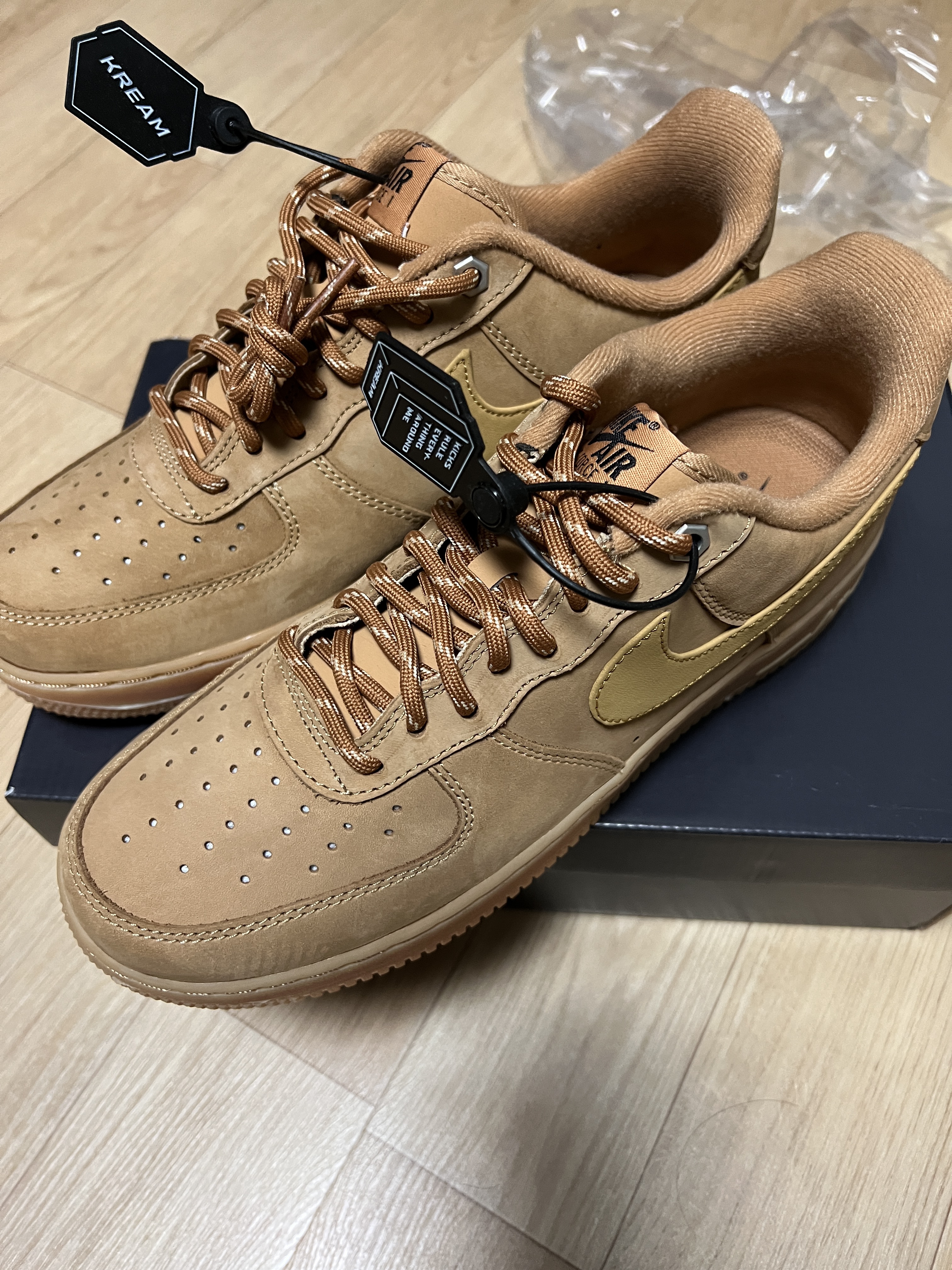 Nike Air Force 1 '07 WB Flax 착용 스타일