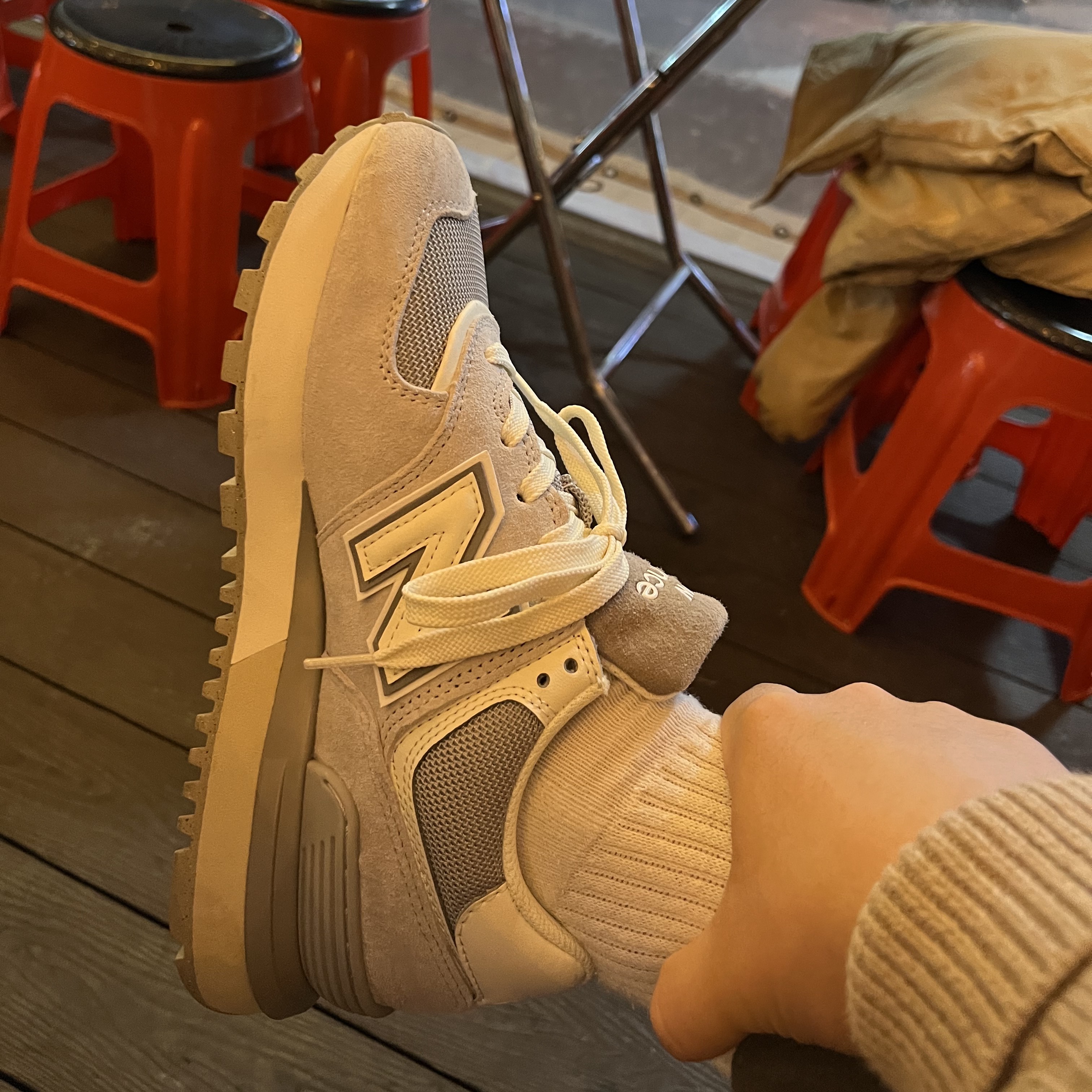 New Balance 574 Legacy Grey Sea Salt 착용 스타일