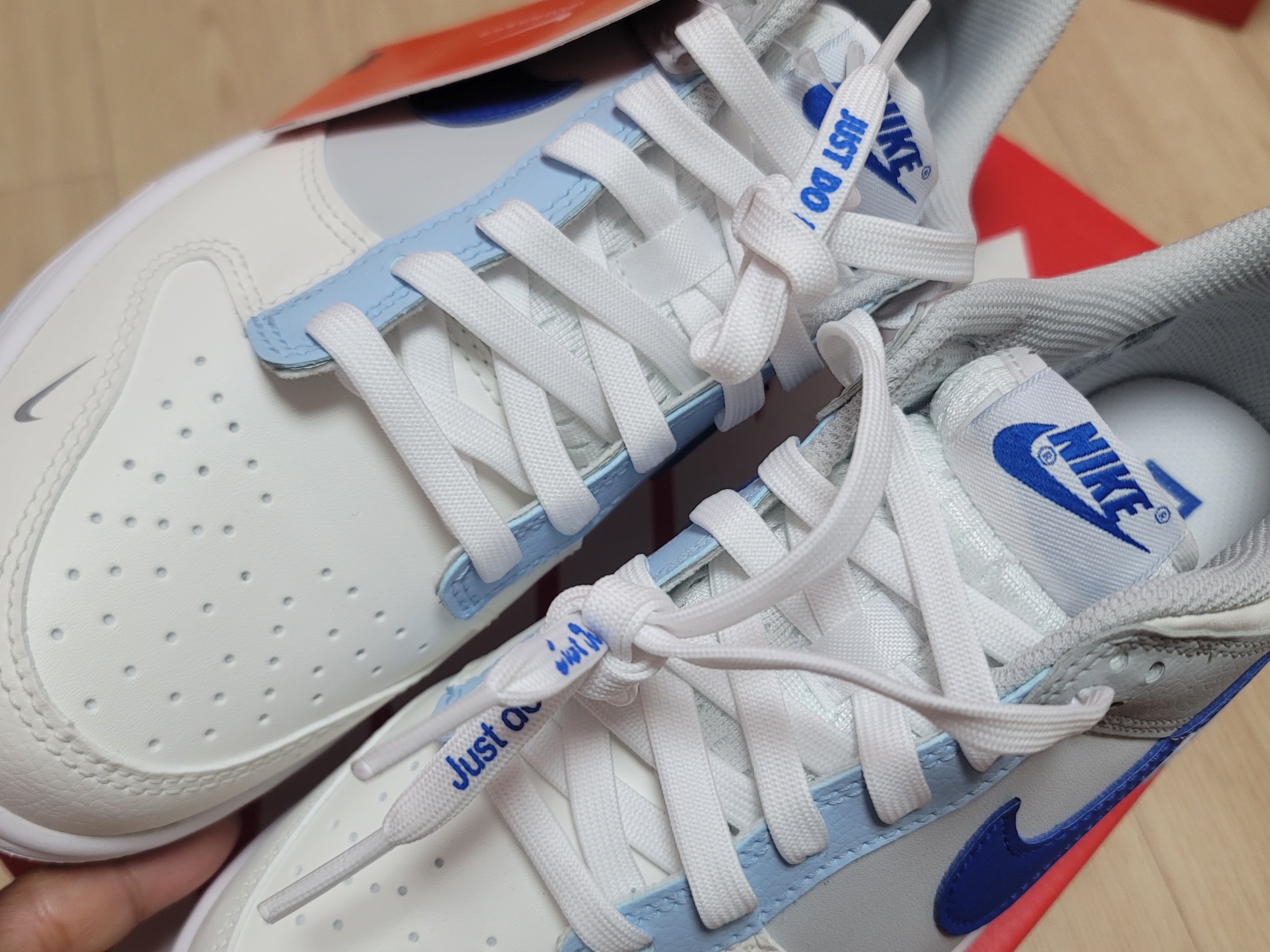 (GS) Nike Dunk Low Ivory Hyper Royal 착용 스타일 - 3