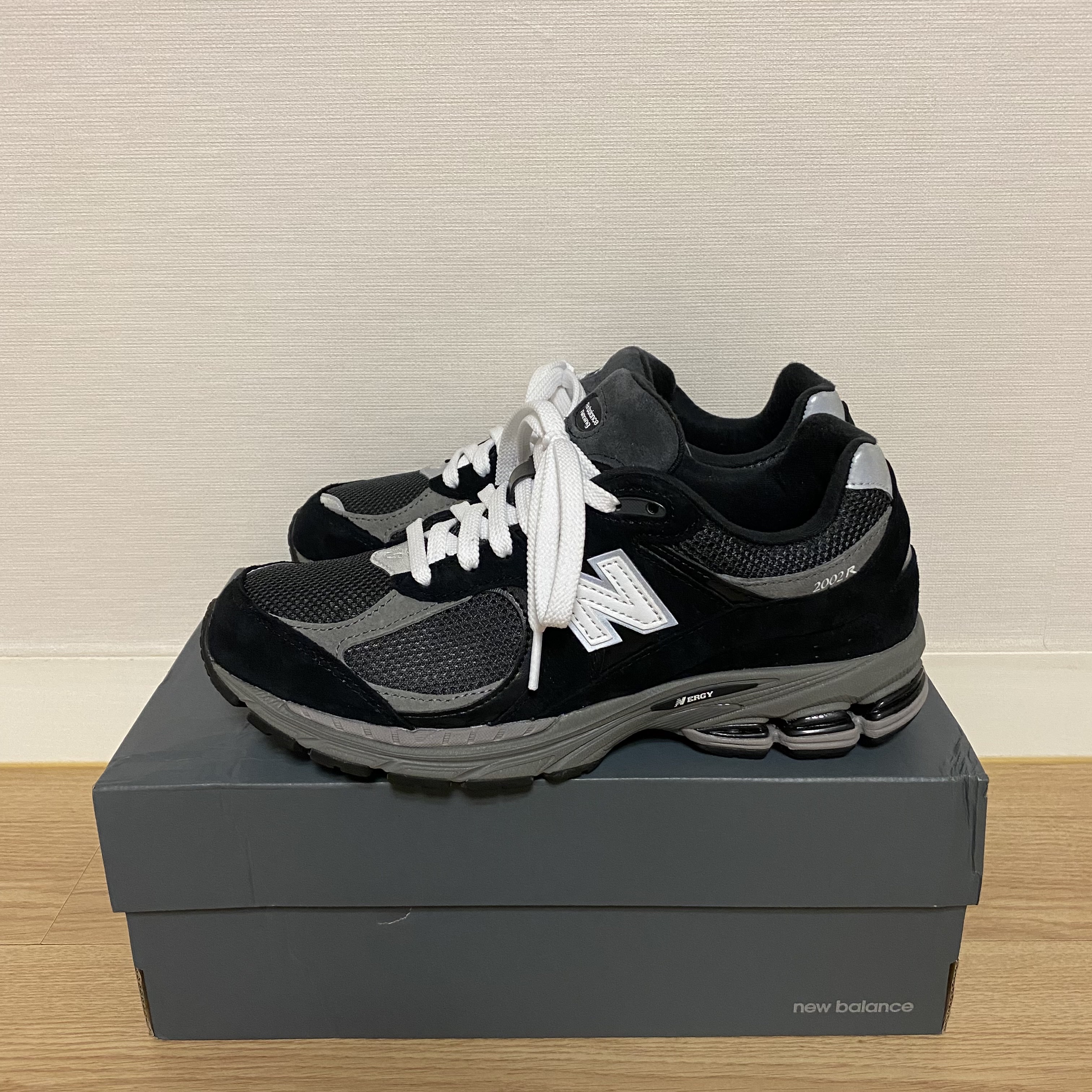 New Balance 2002R Black Dark Grey - JD Sports Exclusive 착용 스타일 - 1