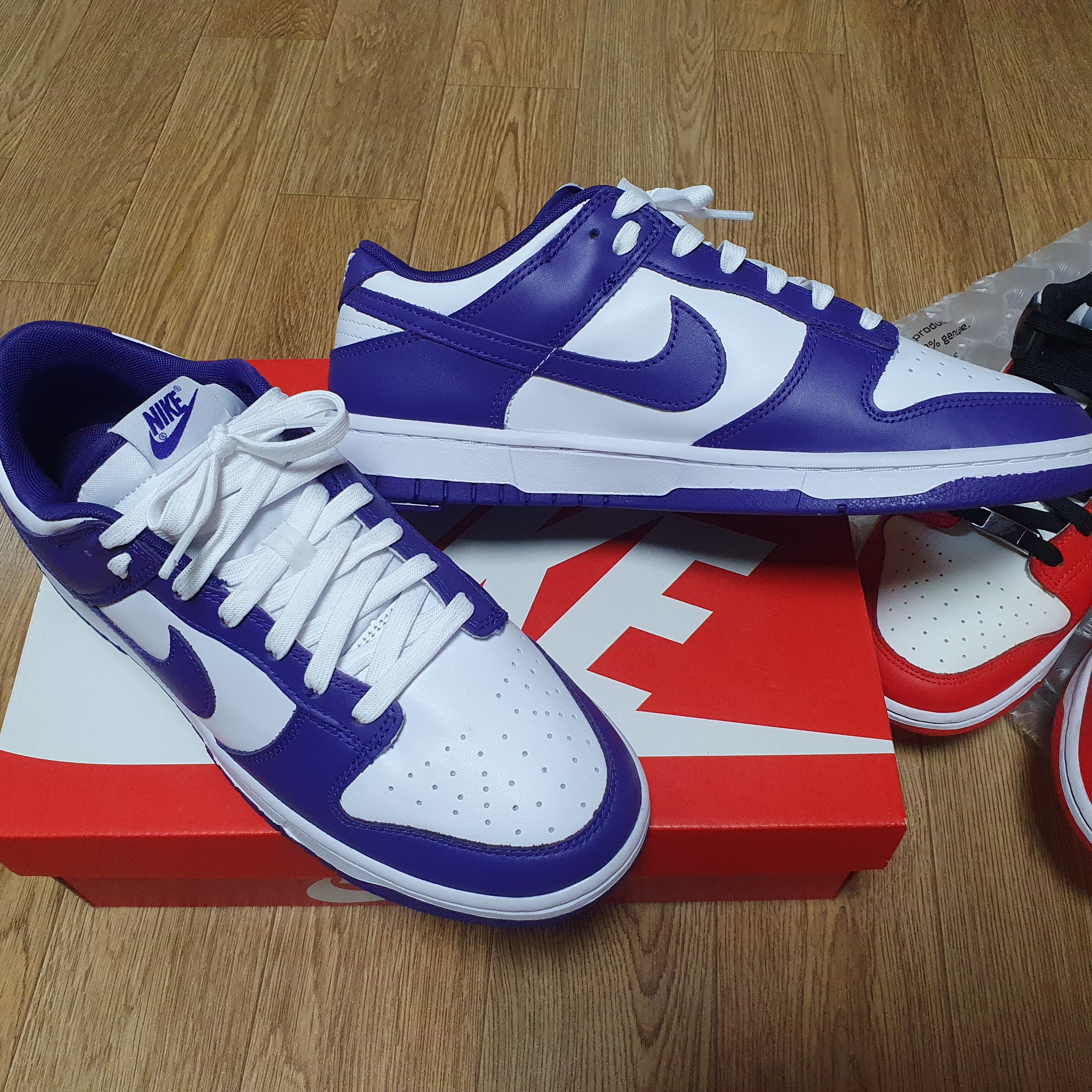 Nike Dunk Low Retro Championship Court Purple, Nike x NBA Dunk Low Retro EMB Black and Chile Red 착용 스타일