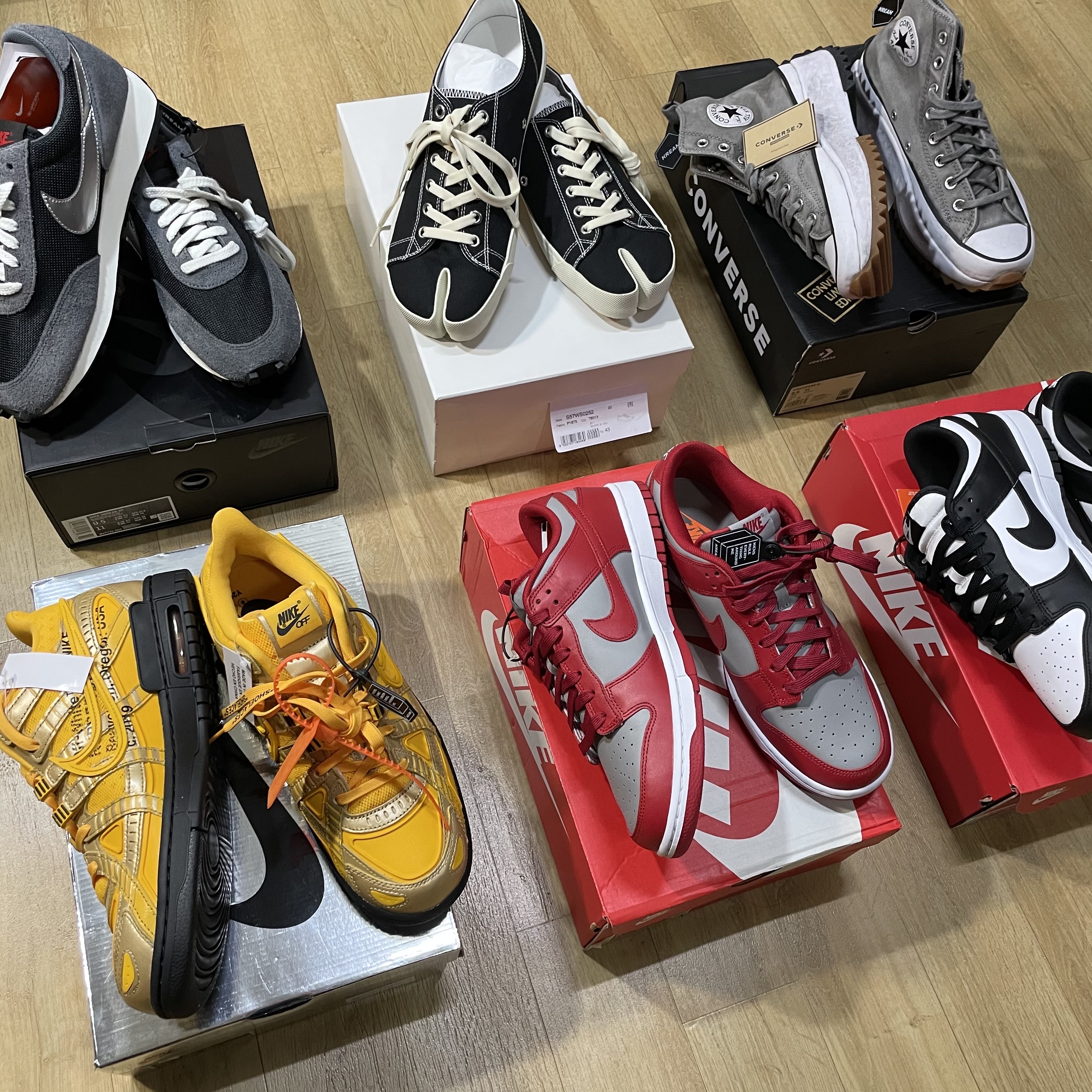 Nike Daybreak SP Black Metallic Silver, Maison Margiela Tabi Sneakers Black 착용 스타일
