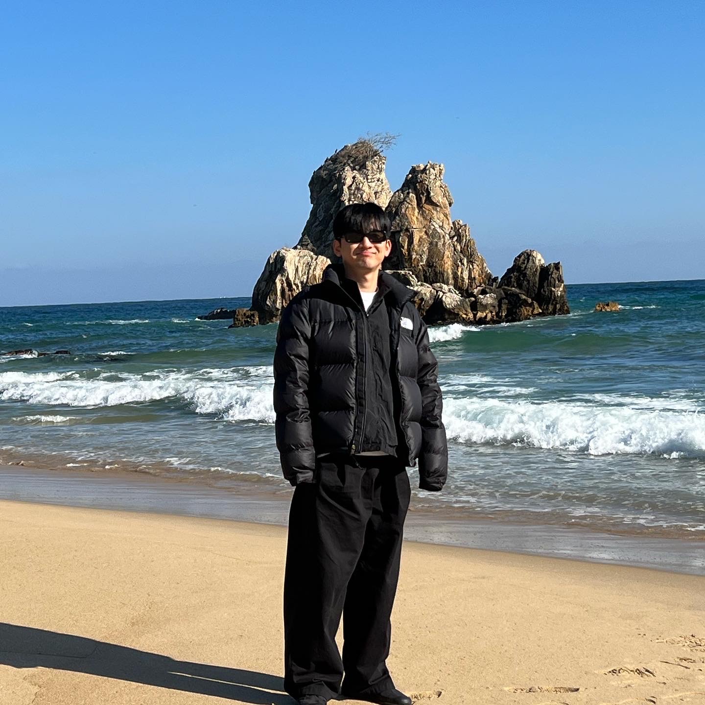 The North Face 1996 Eco Nuptse Jacket Black, Salomon x Comme des Garcons XA-Alpine 2 Black 착용 스타일 - 2