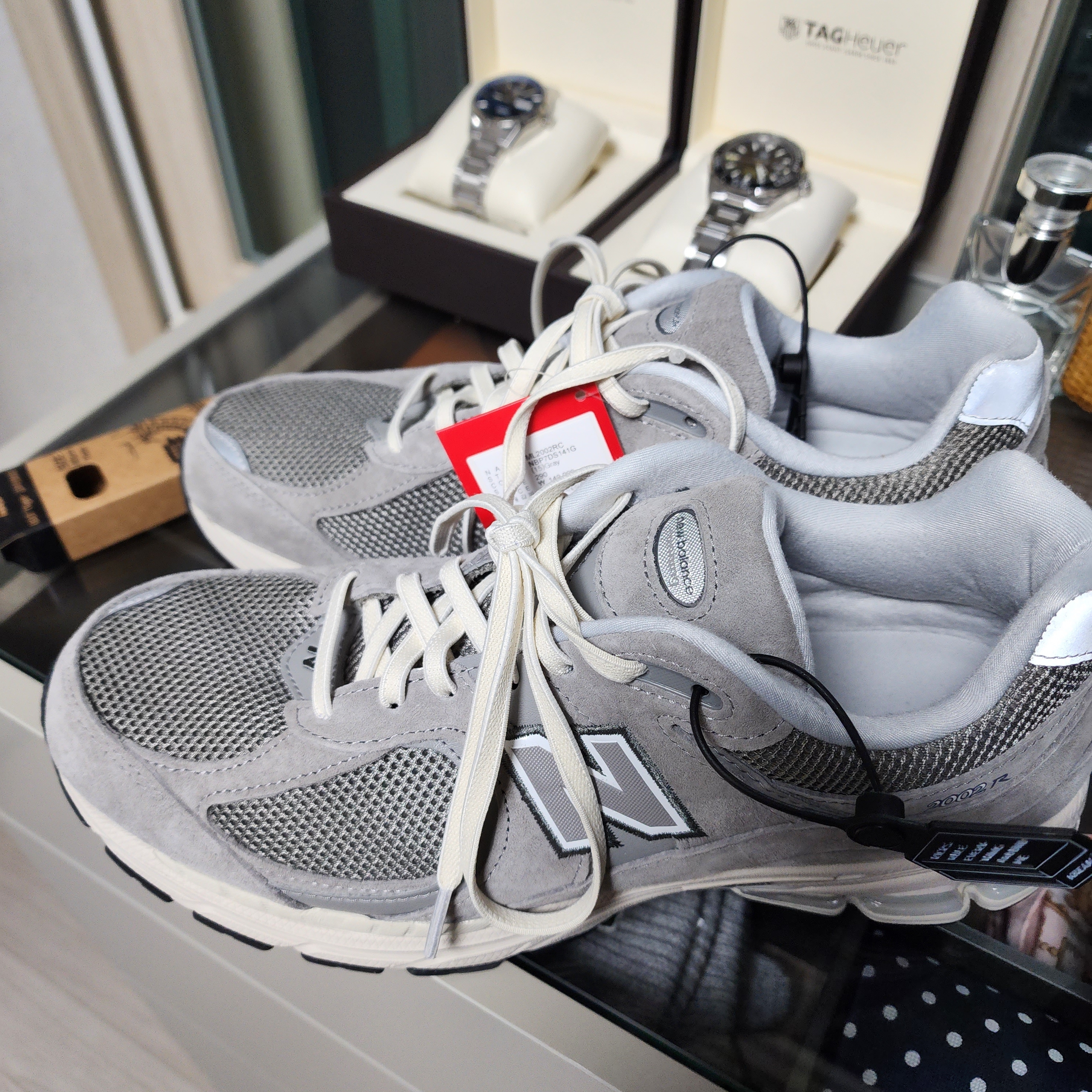 New Balance 2002R Grey 착용 스타일 - 2