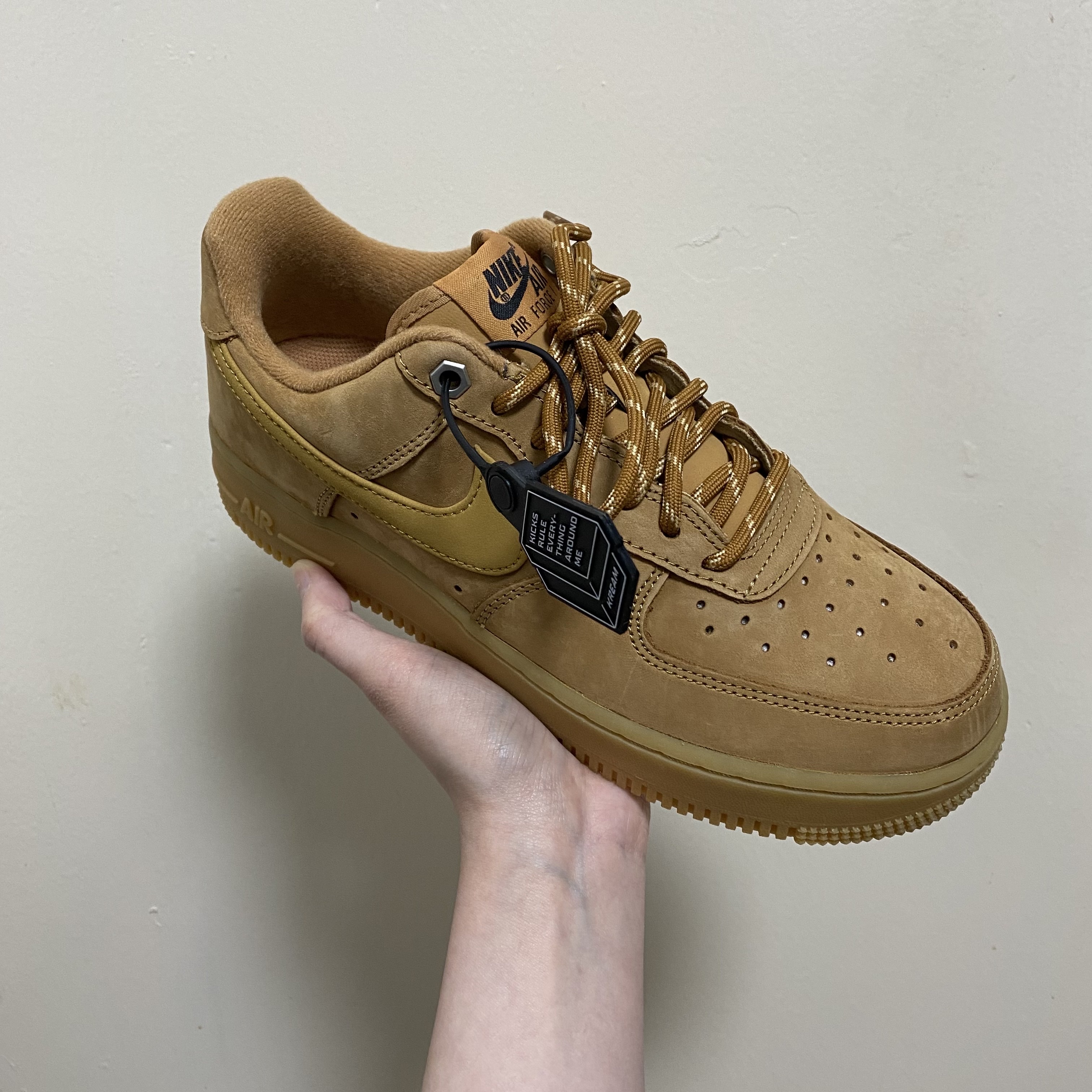 Nike Air Force 1 '07 WB Flax 착용 스타일 - 2