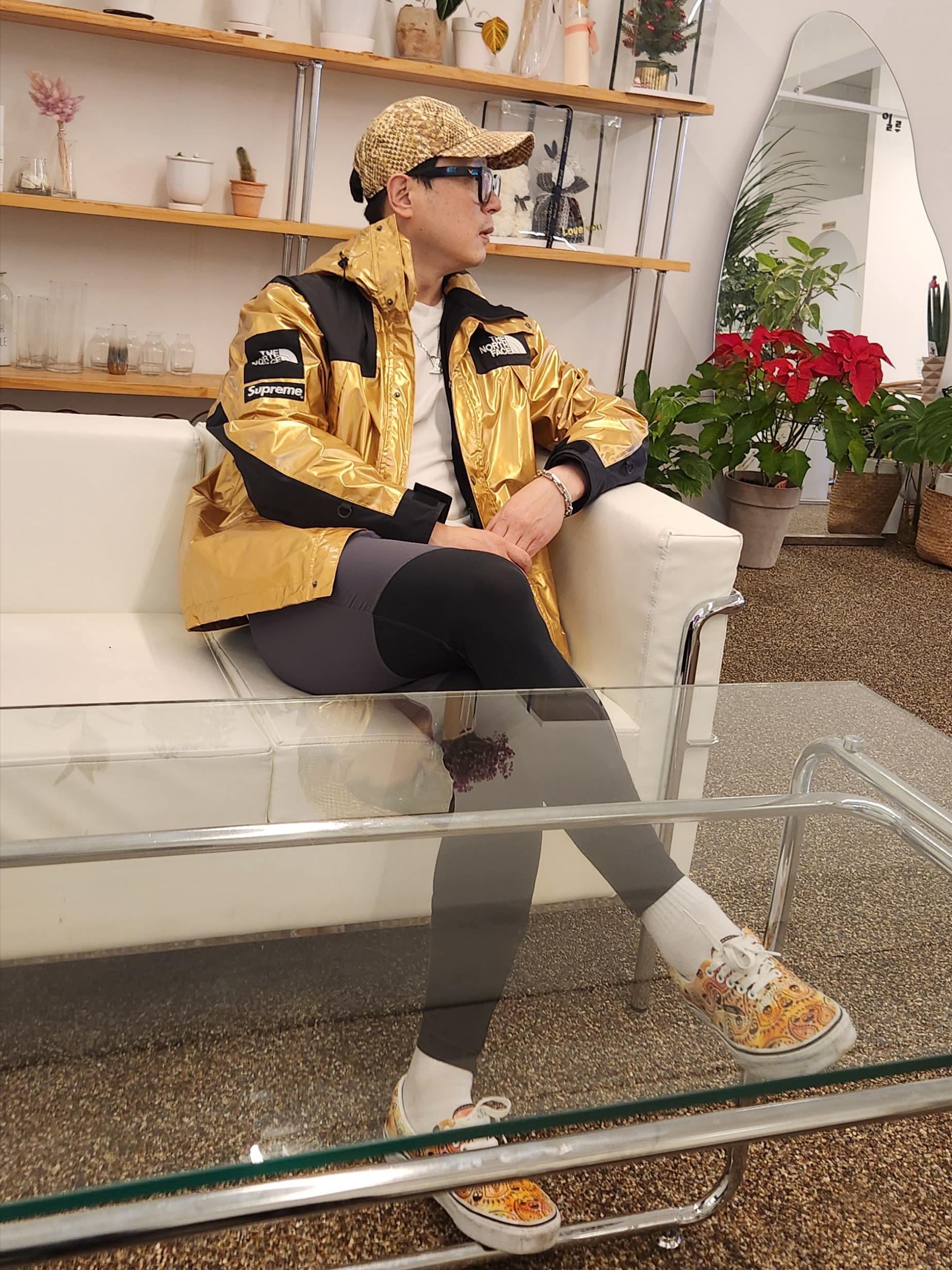 Supreme x The North Face Metallic Mountain Parka Gold - 18SS 착용 스타일 - 4