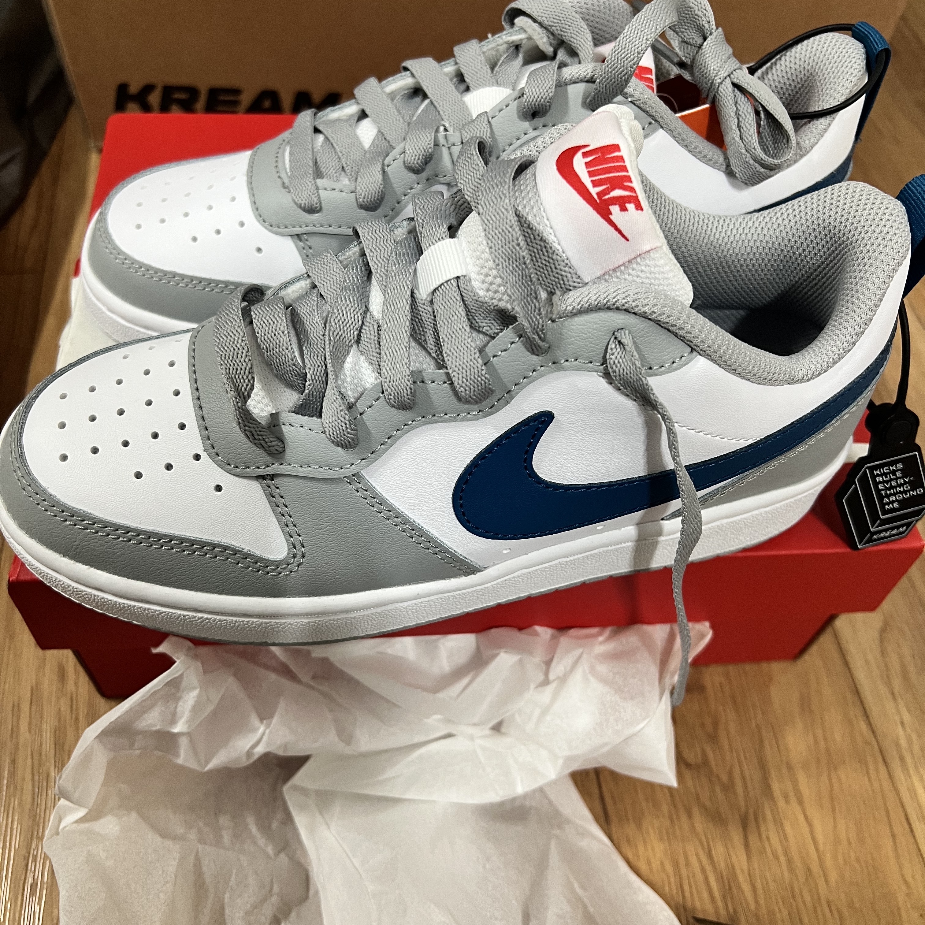 (GS) Nike Court Borough Low 2 Light Smoke Grey 착용 스타일 - 1