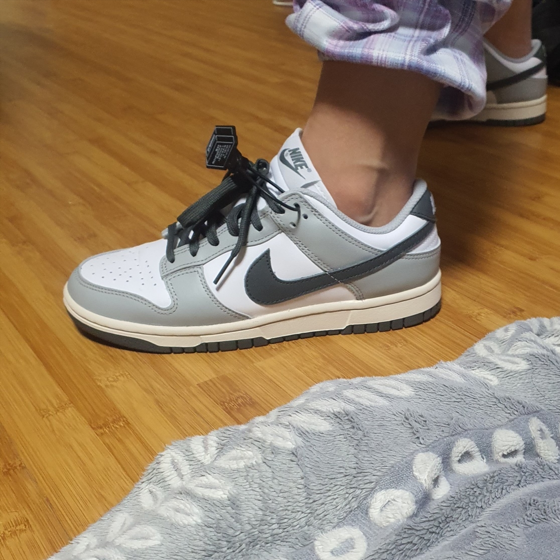 (W) Nike Dunk Low Light Smoke Grey 착용 스타일