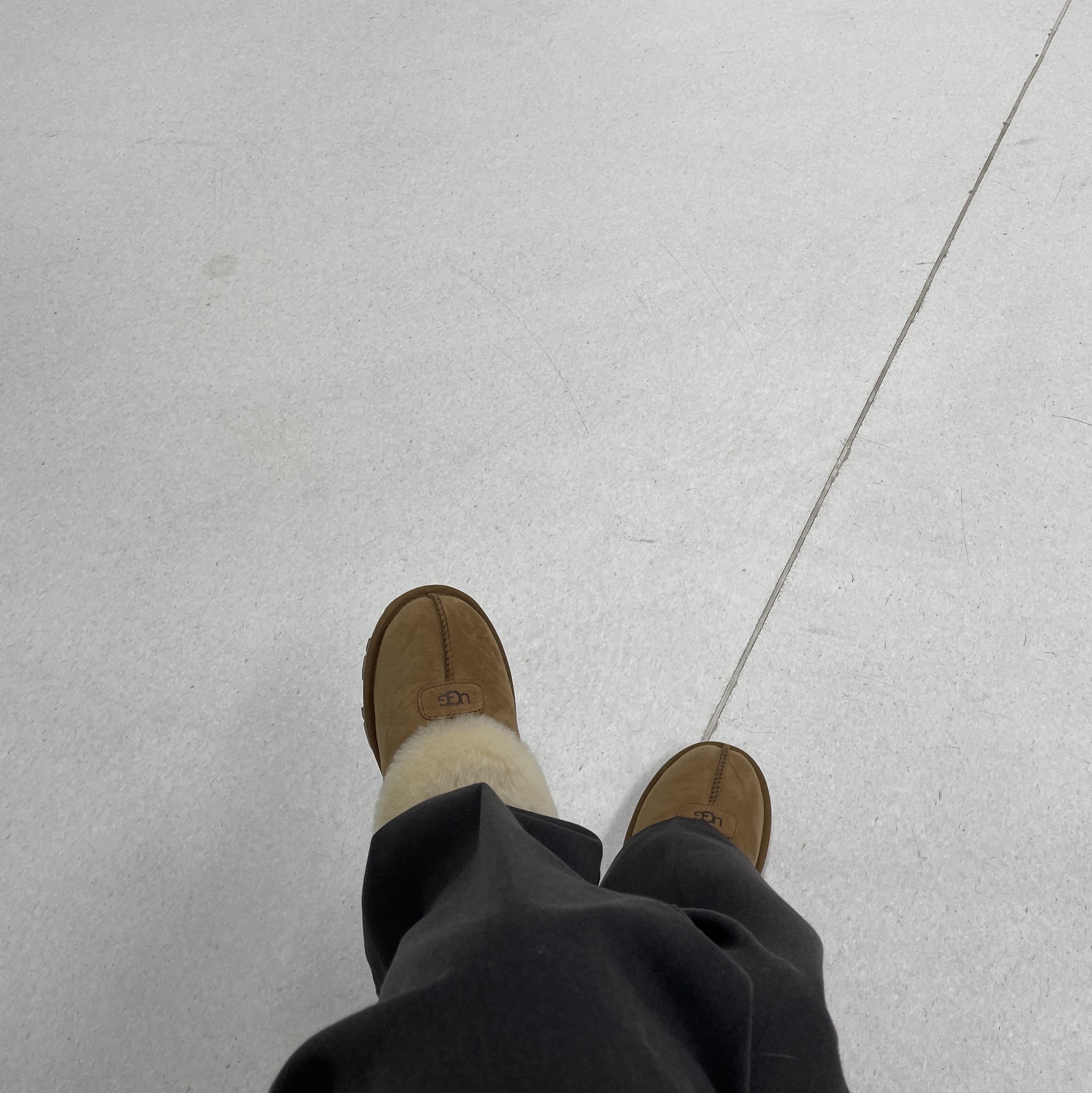 (W) UGG Coquette Slipper Chestnut 착용 스타일