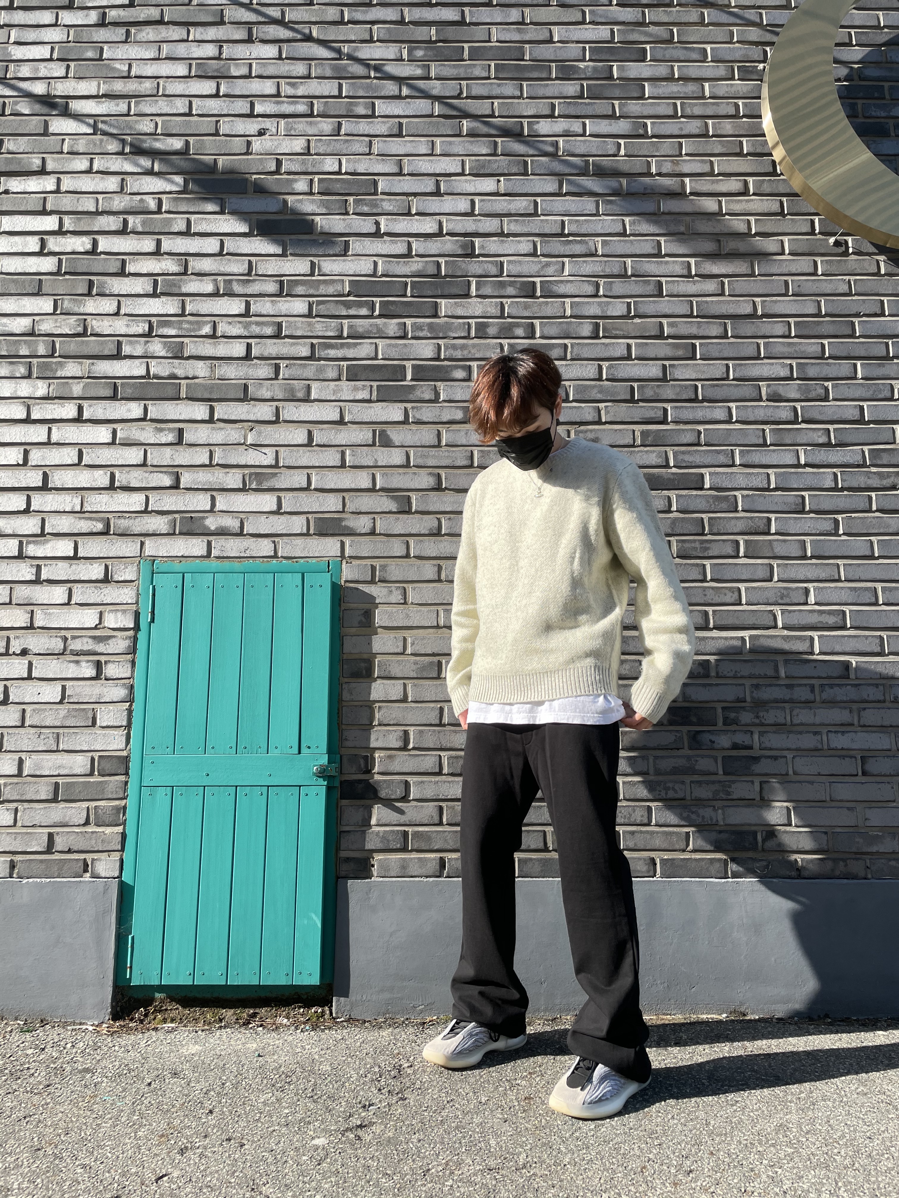 Stussy 8 Ball Heavy Brushed Mohair Sweater Cream, Adidas Yeezy QNTM Lifestyle 착용 스타일