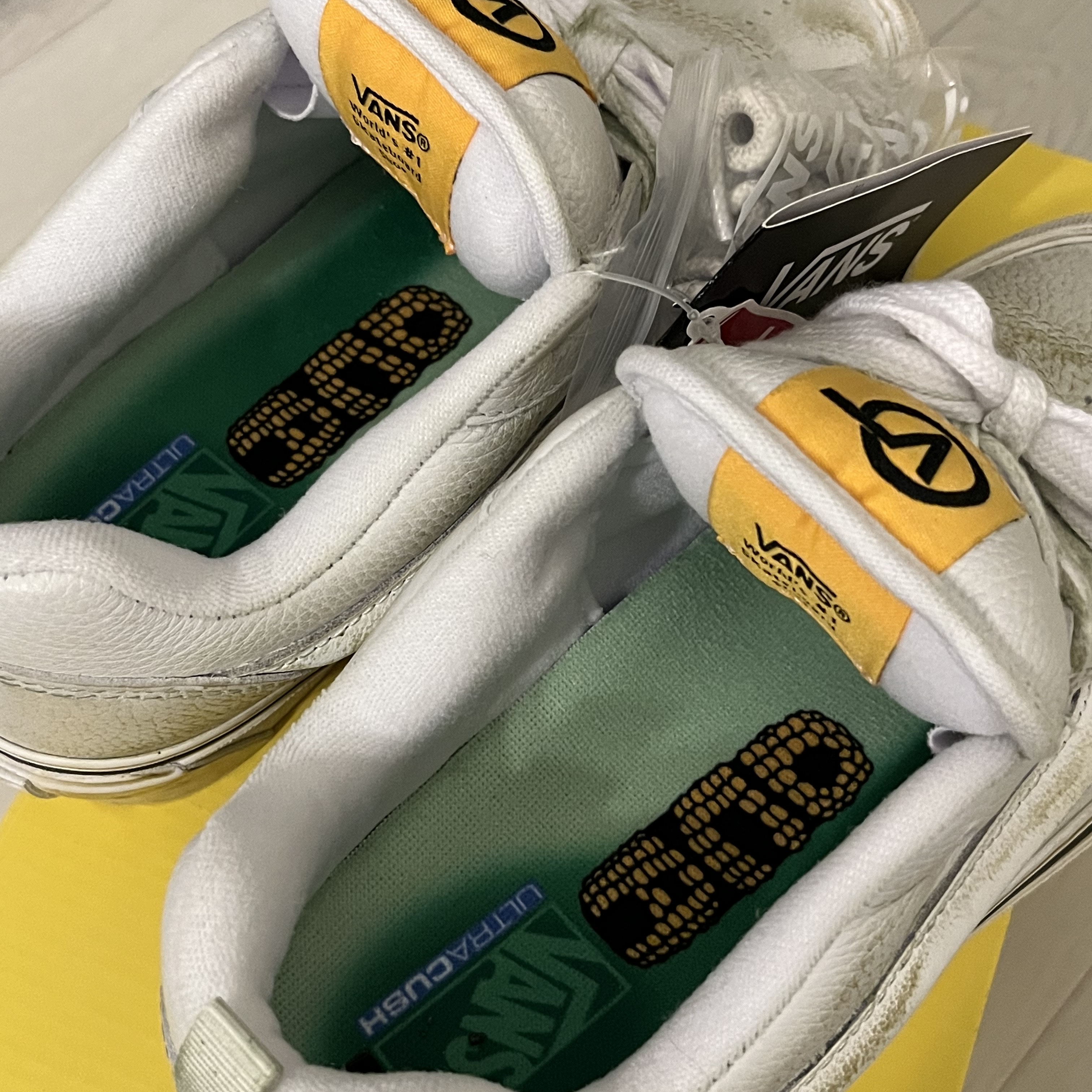 Vans Vault x Deaton Chris Anthony Knu-Skool VLT LX Green True White 착용 스타일 - 3