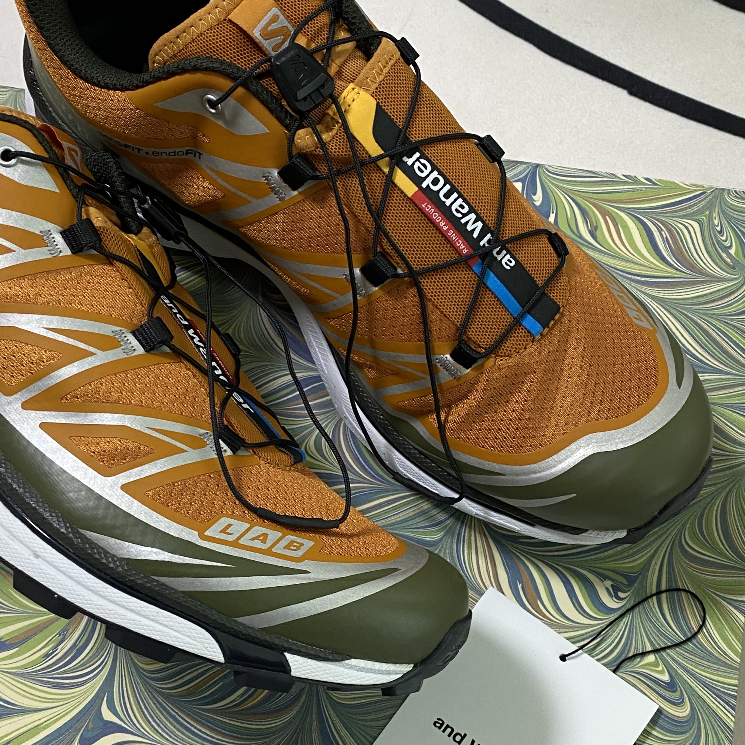 Salomon x And Wander XT-6 Golden Oak 착용 스타일