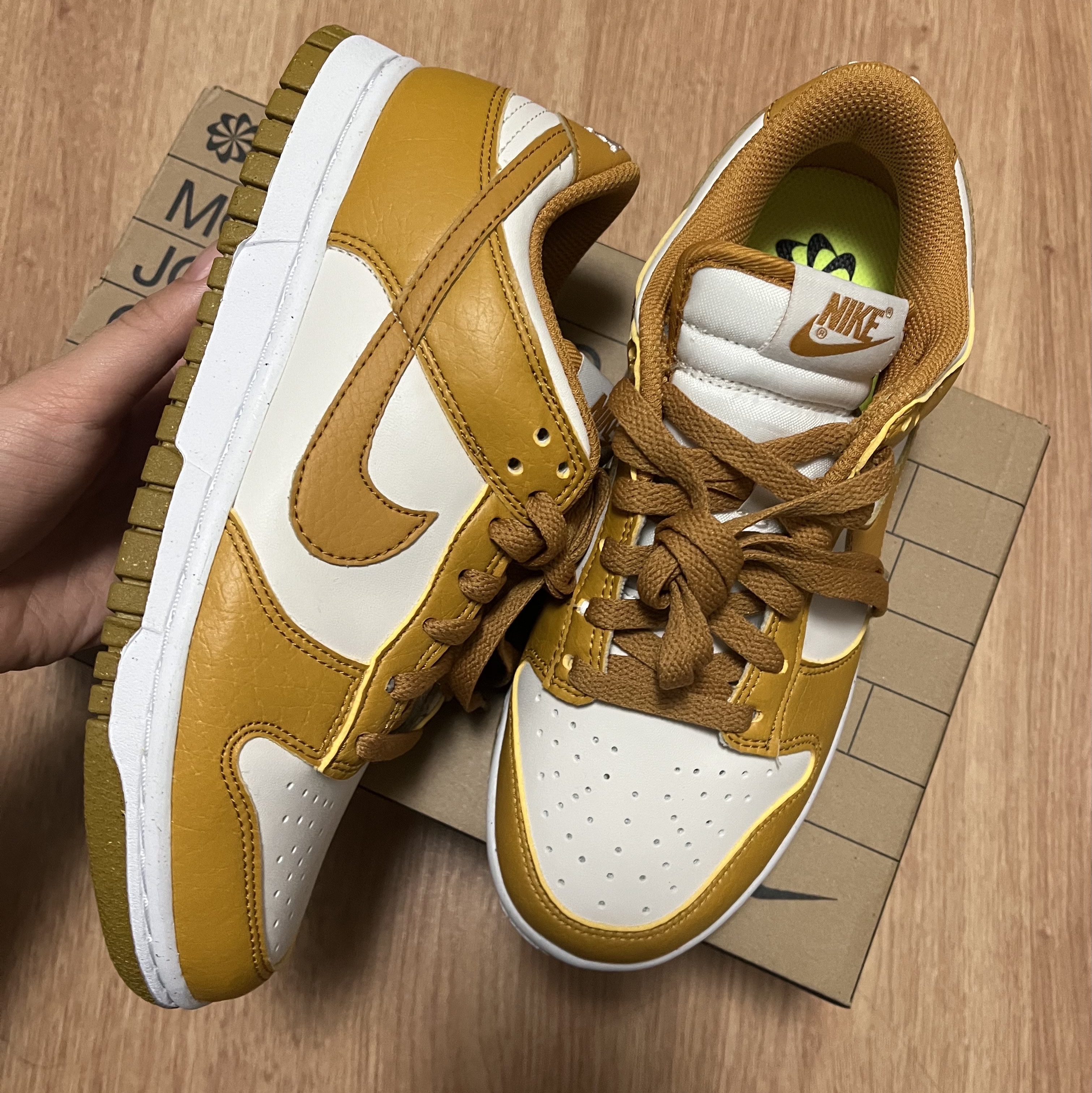 (W) Nike Dunk Low Next Nature Phantom 착용 스타일 - 1