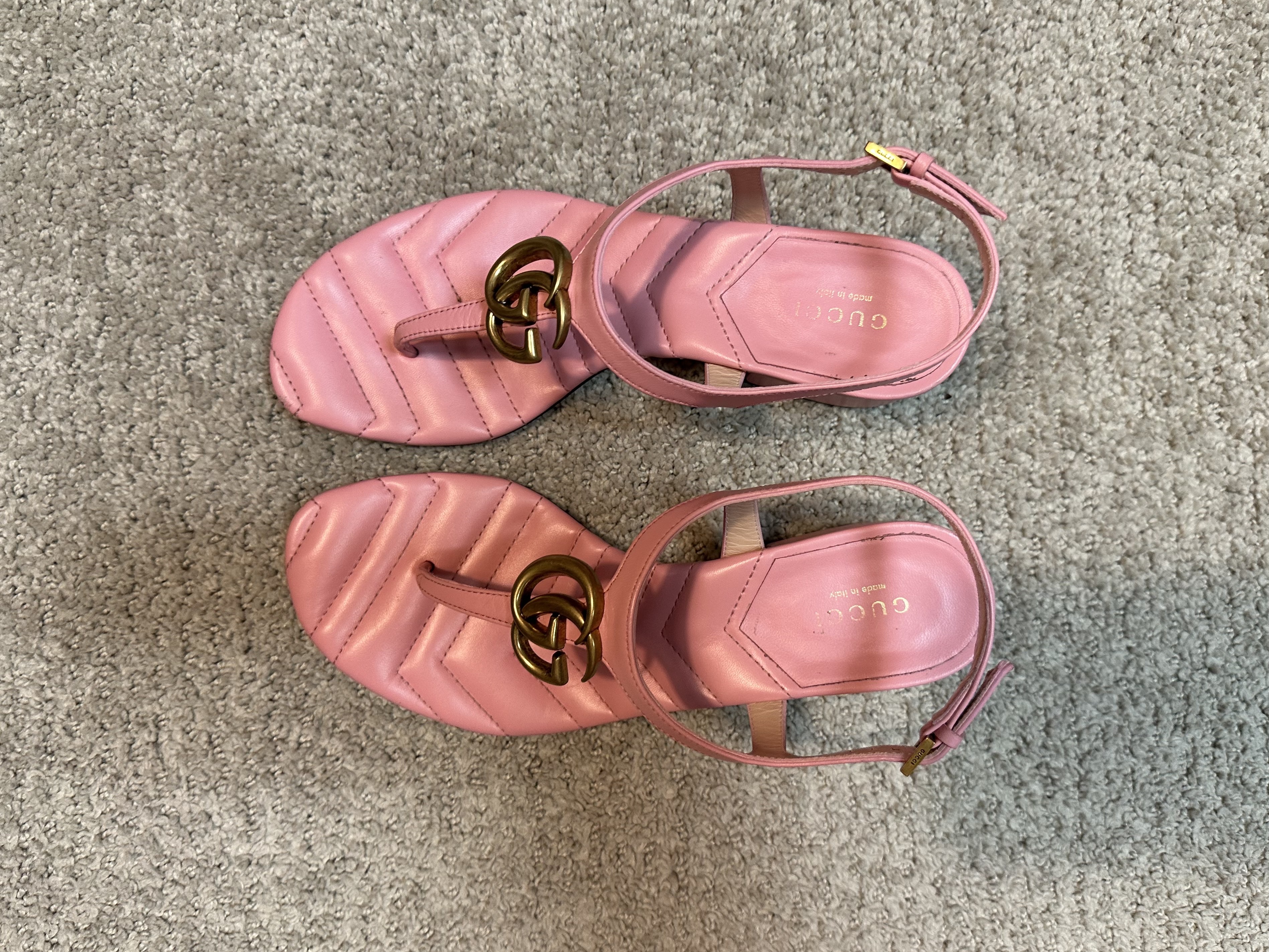 (W) Gucci Tennis 1977 Light Blue Ivory, (W) Gucci Double G Leather Sandal White 착용 스타일 - 5
