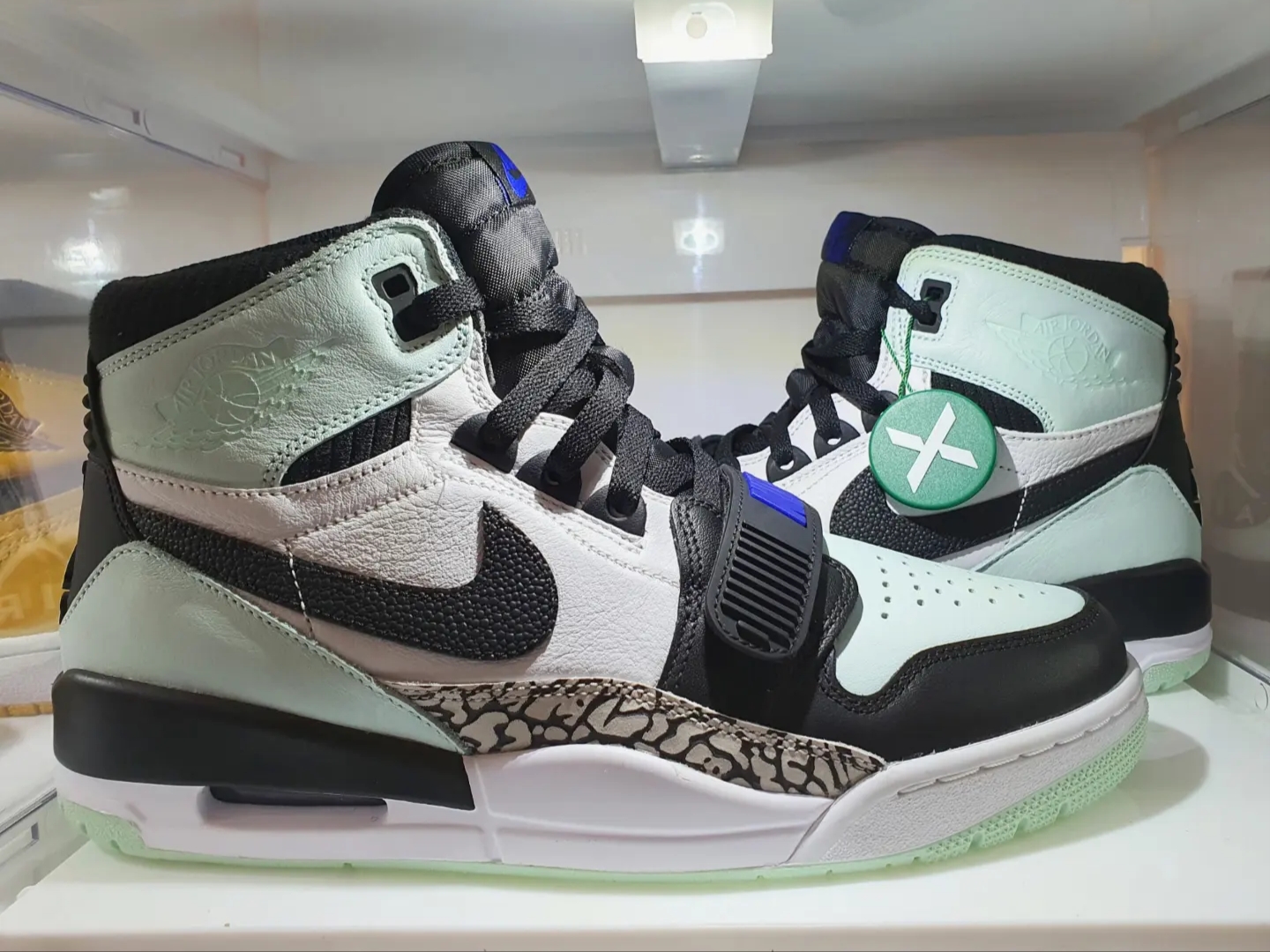 Jordan Legacy 312 Igloo, (W) Jordan 1 High OG Court Purple 착용 스타일 - 4