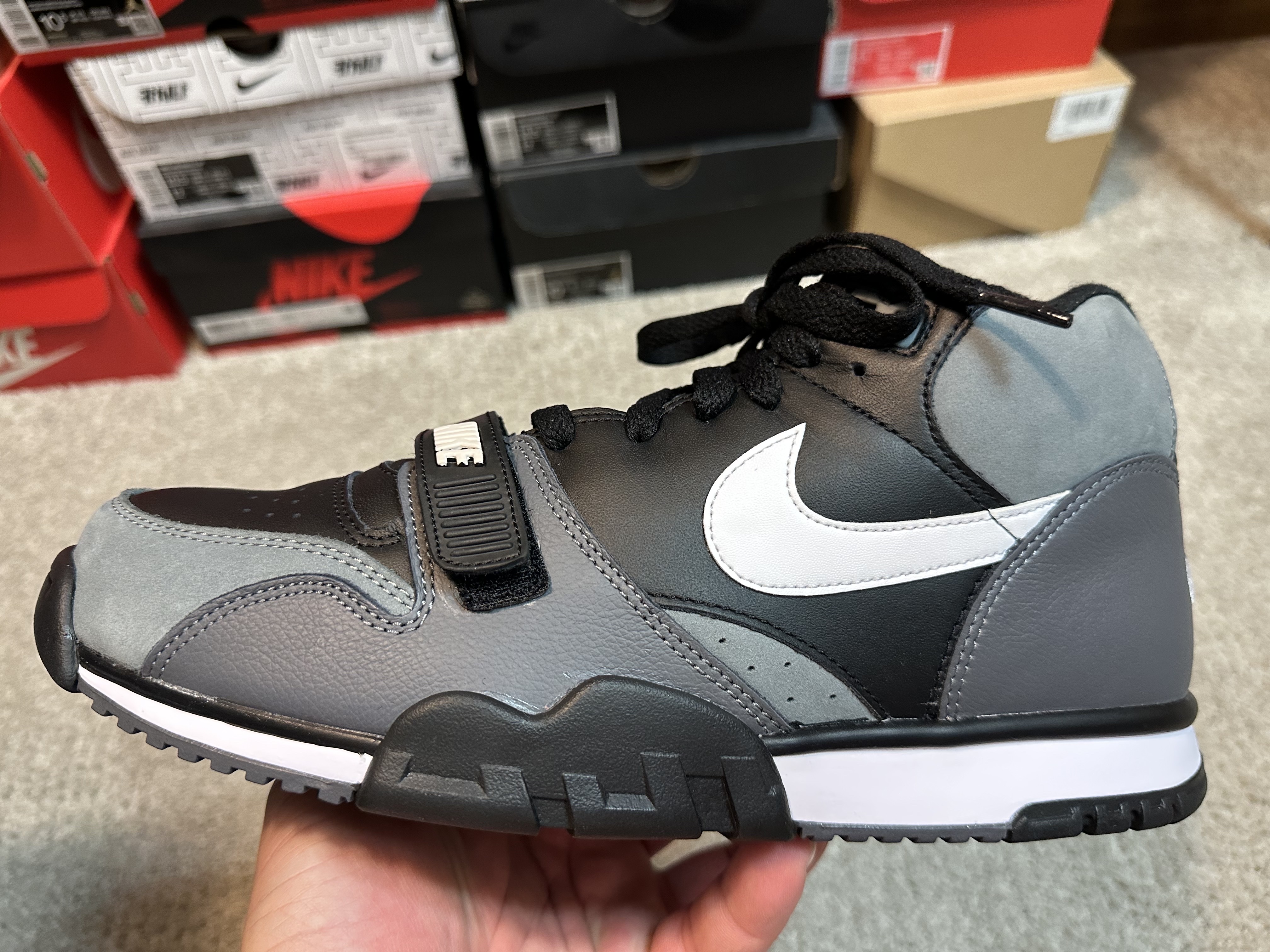 Nike Air Trainer 1 Black and Cool Grey 착용 스타일 - 4