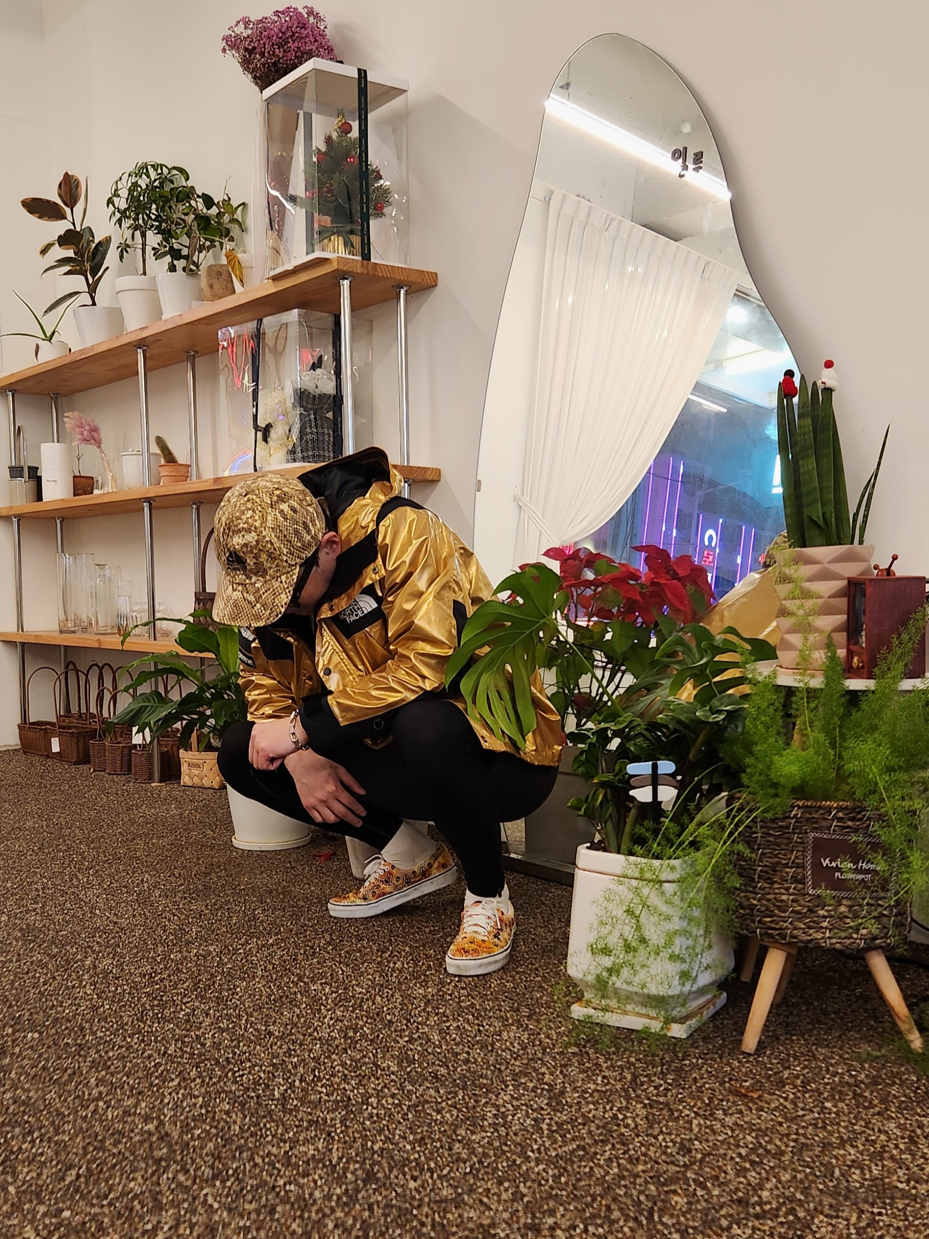 Supreme x The North Face Metallic Mountain Parka Gold - 18SS 착용 스타일 - 1