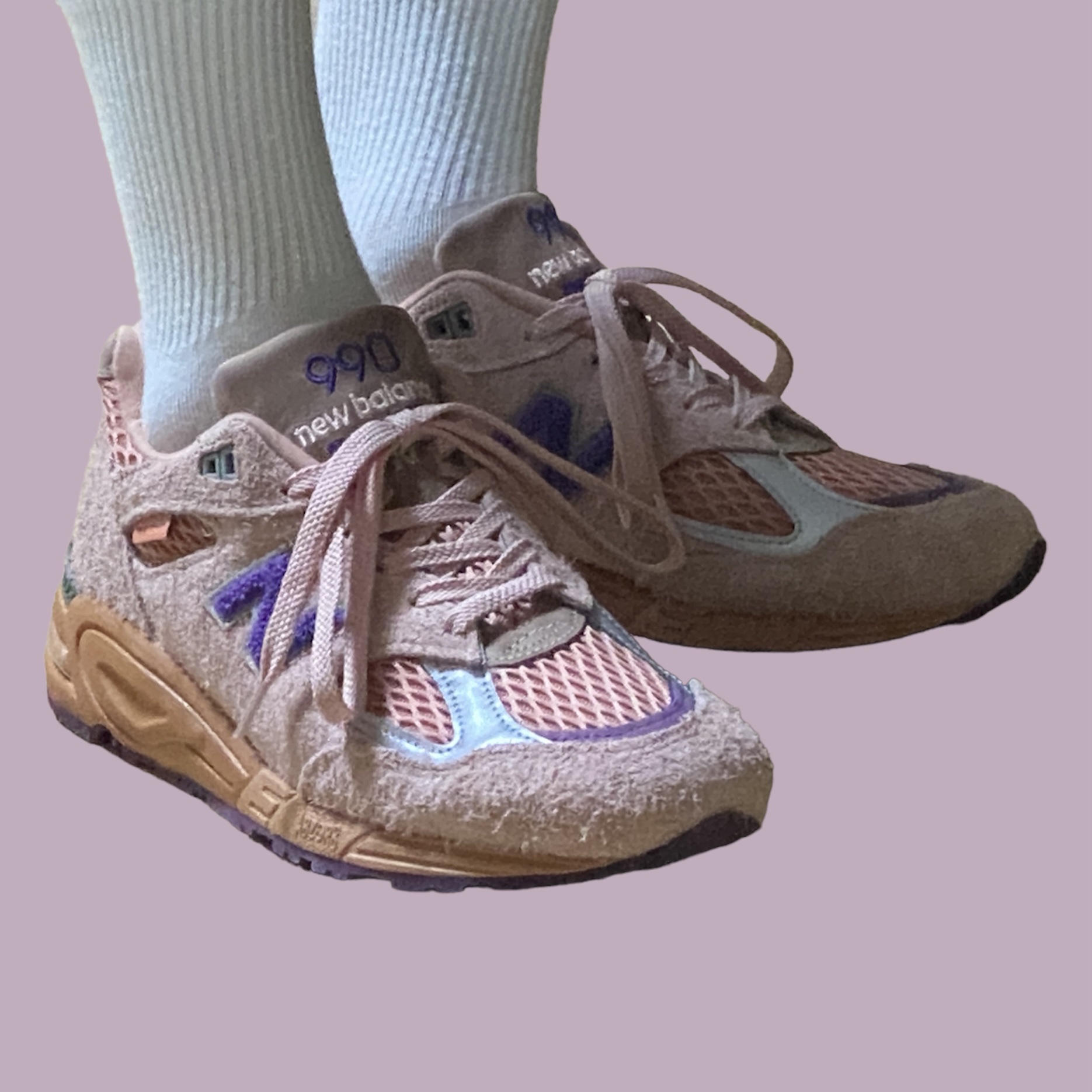 New Balance x Salehe Bembury 990v2 Made in USA Misty Rose 착용 스타일
