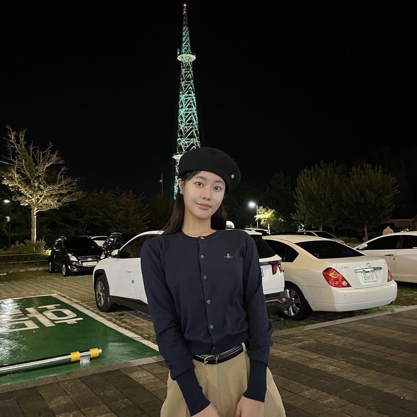 (W) Vivienne Westwood Bea Cardigan Navy, (W) Vivienne Westwood Line Orb Embroidery Basque Beret Black 착용 스타일