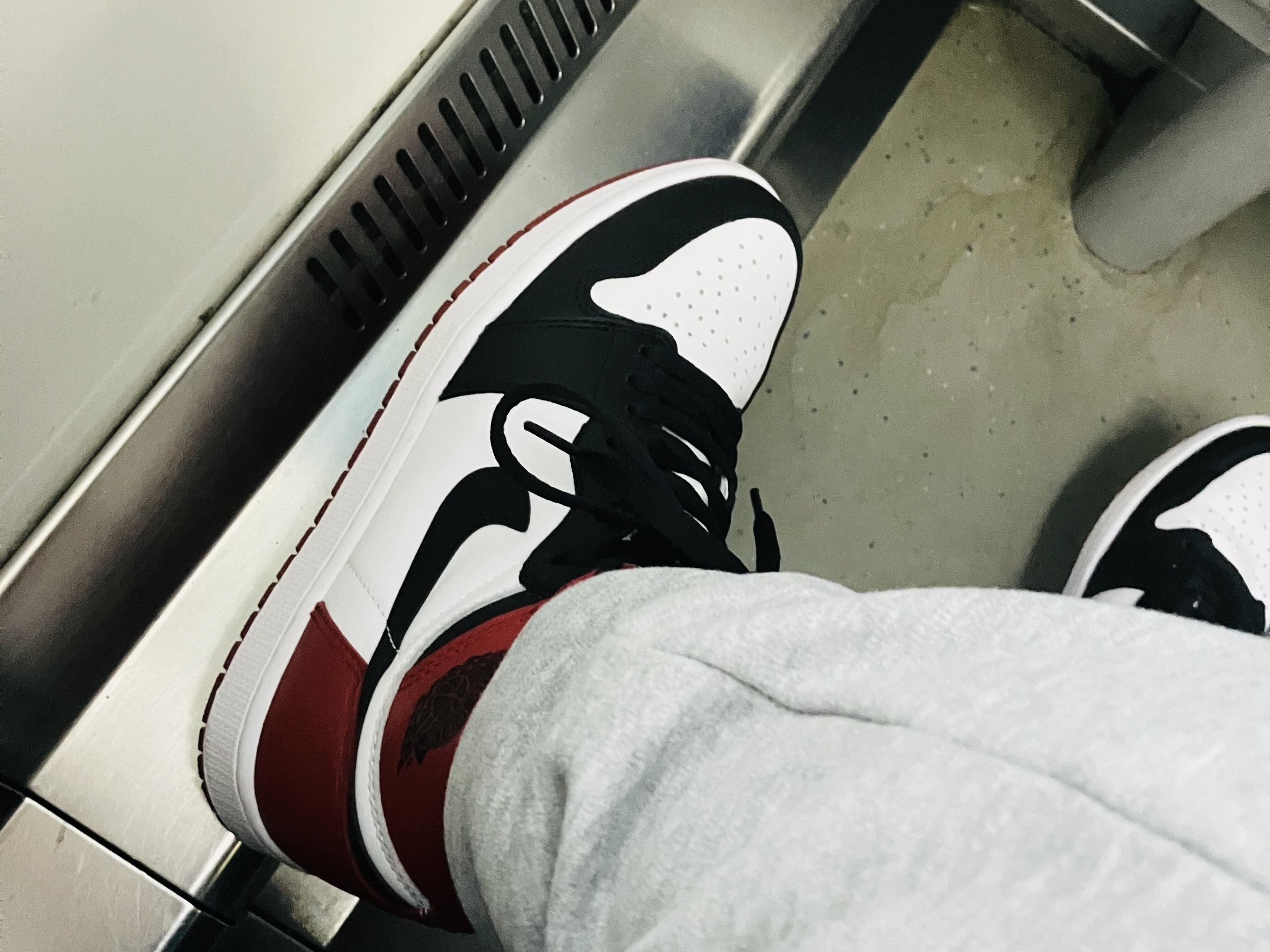 Jordan 1 Retro High OG Black Toe 2016 착용 스타일